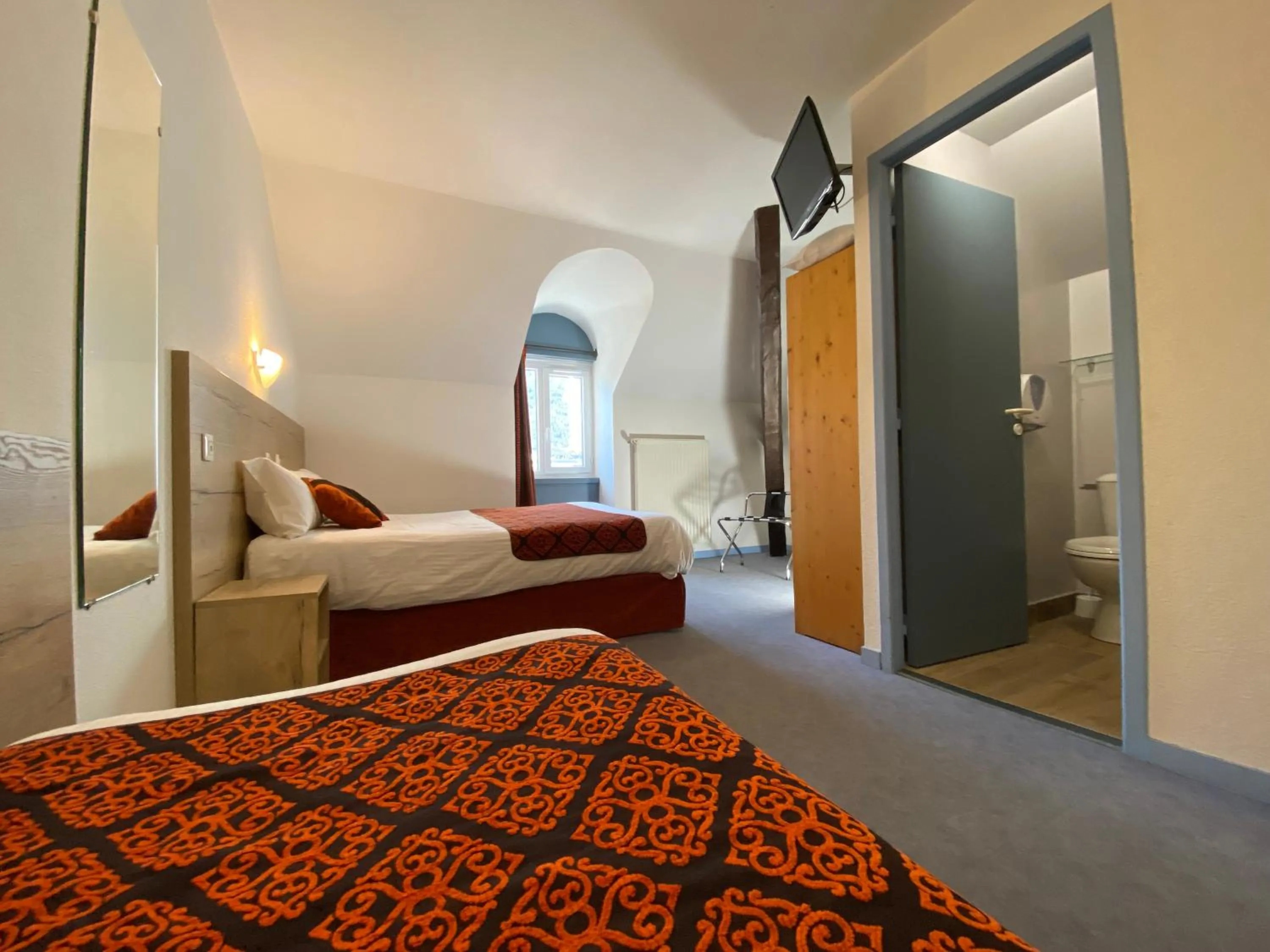 Bed in HOTEL DE LA GARE