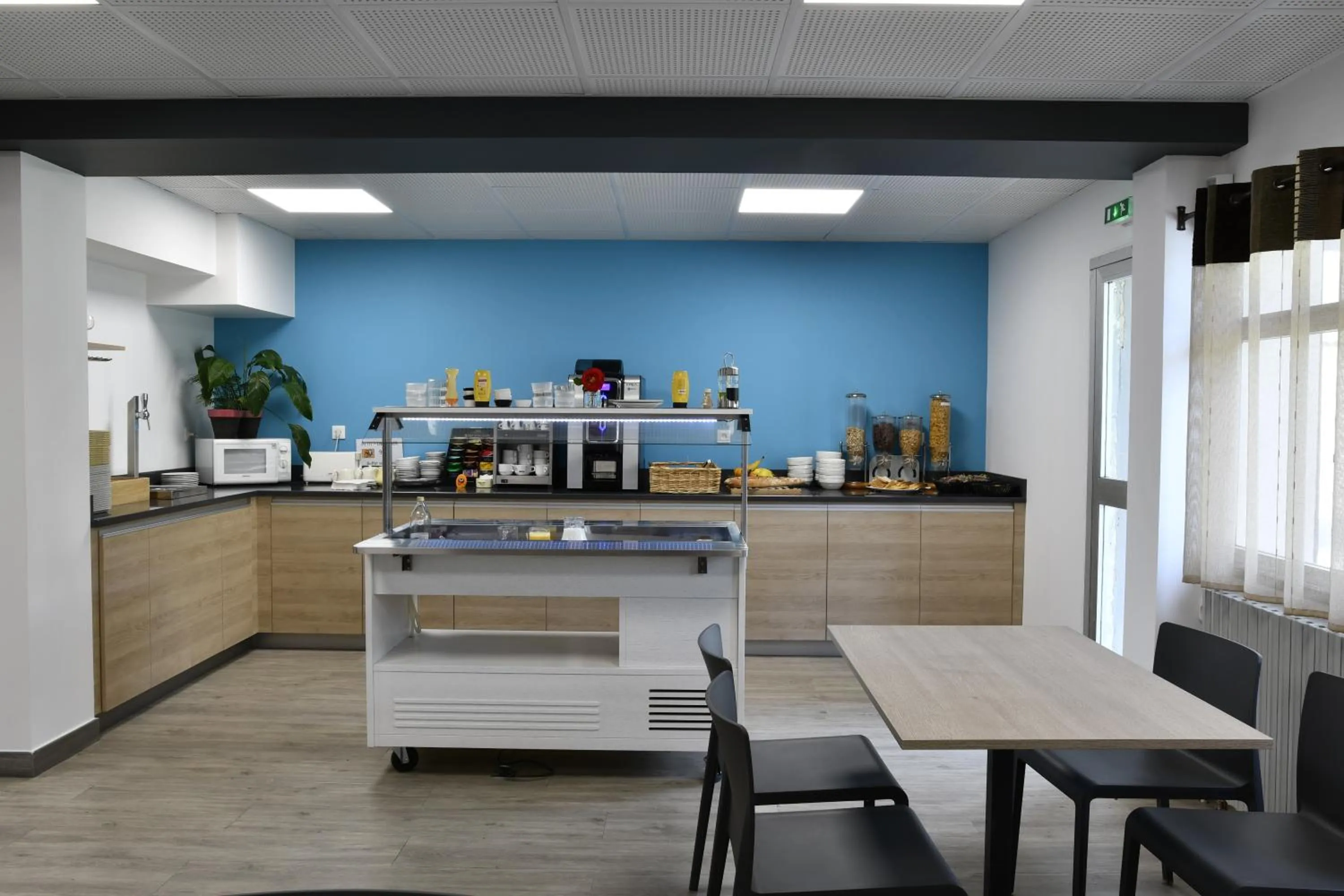 Restaurant/places to eat in HOTEL DE LA GARE