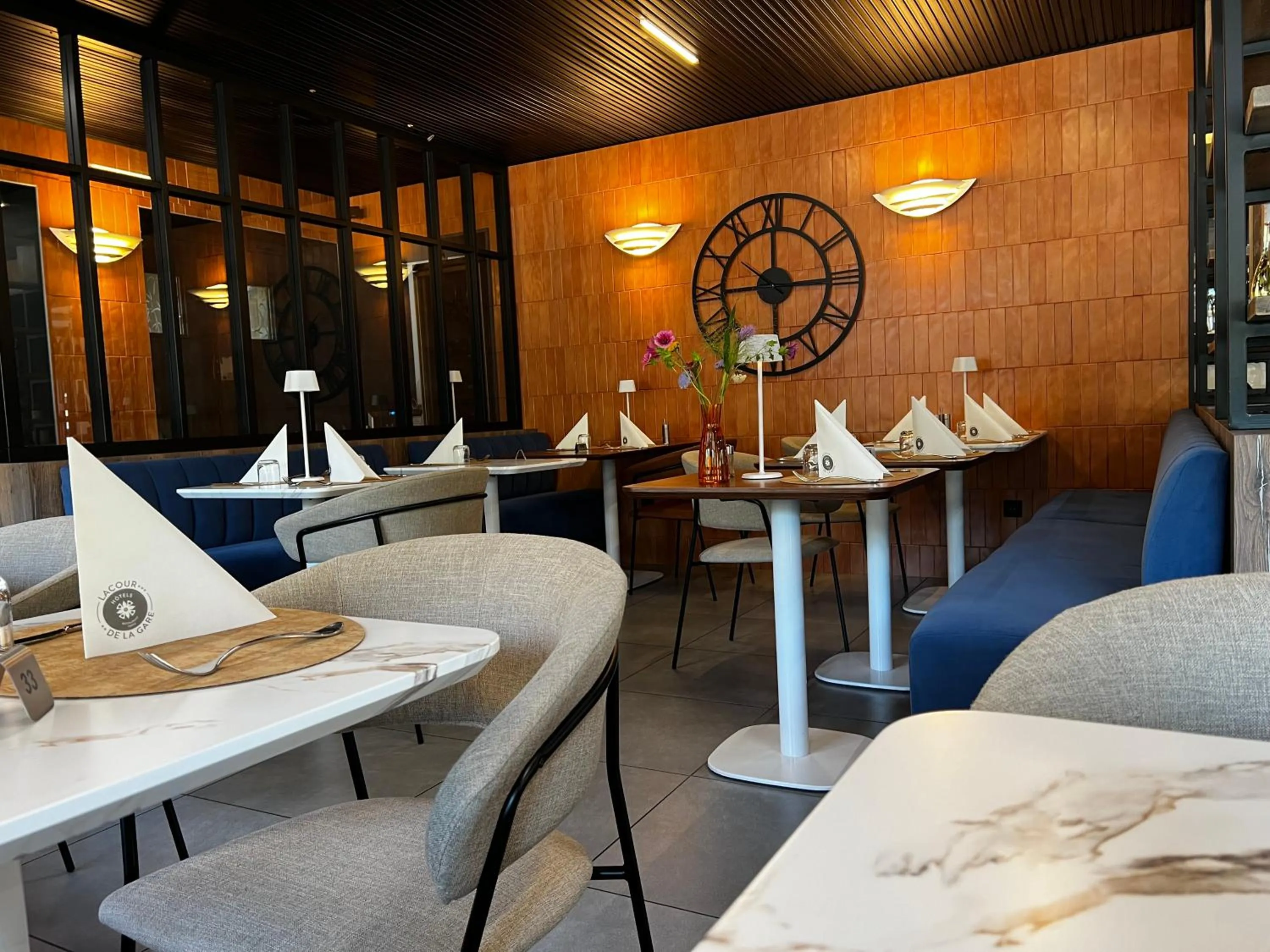 Restaurant/places to eat in HOTEL DE LA GARE