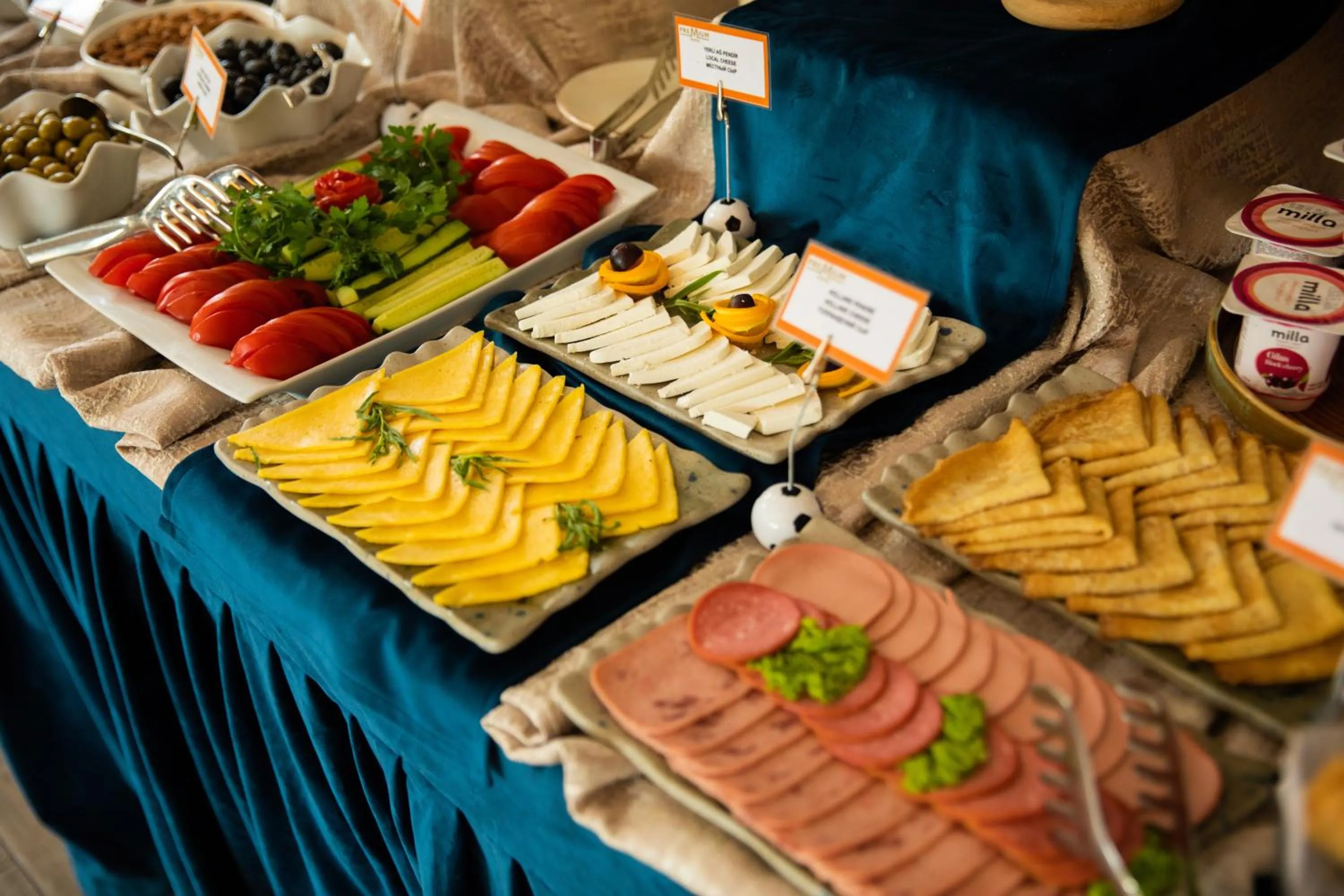 Restaurant/places to eat in Premium Hotel Ganja