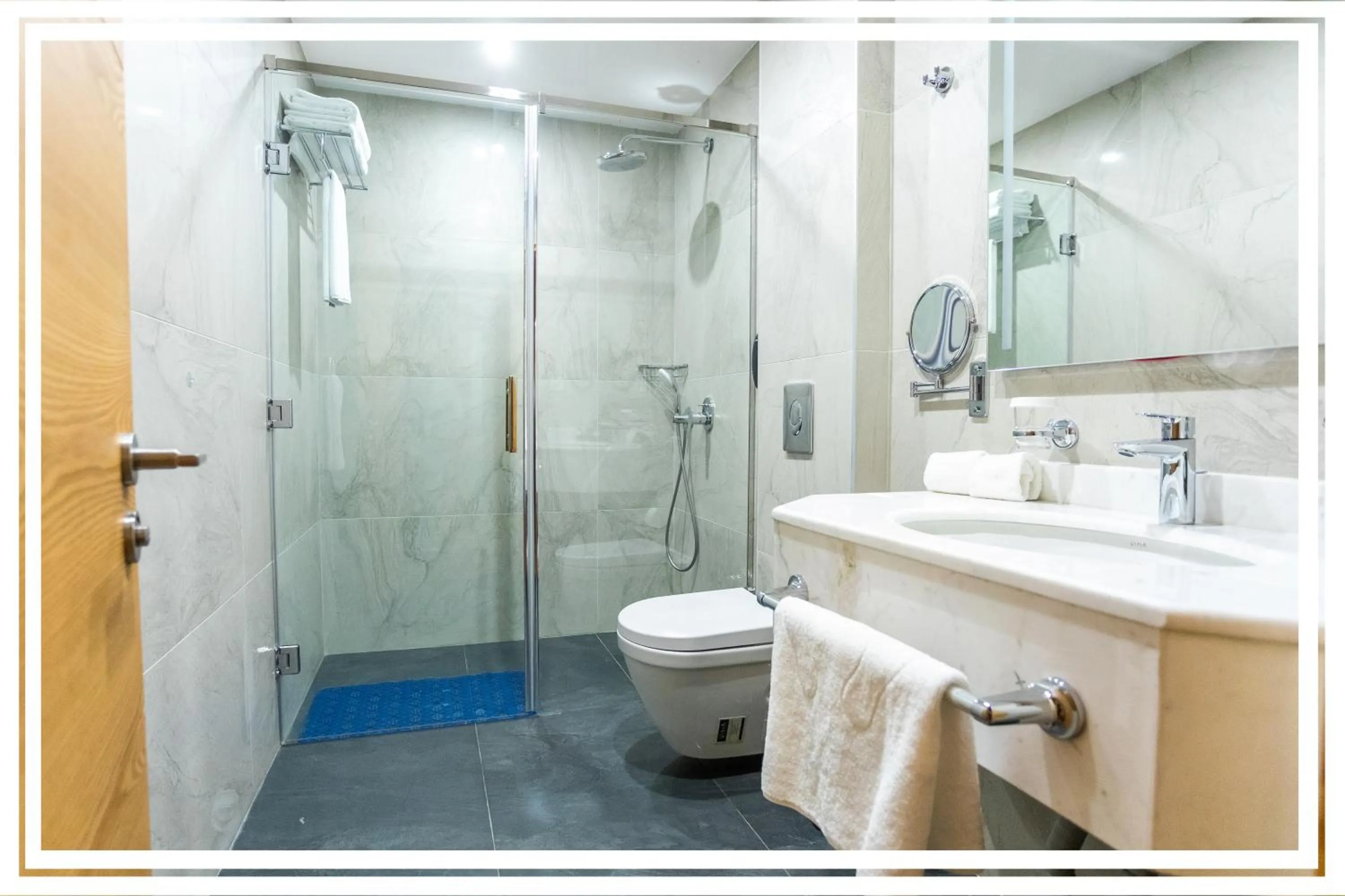 Shower in Premium Hotel Ganja