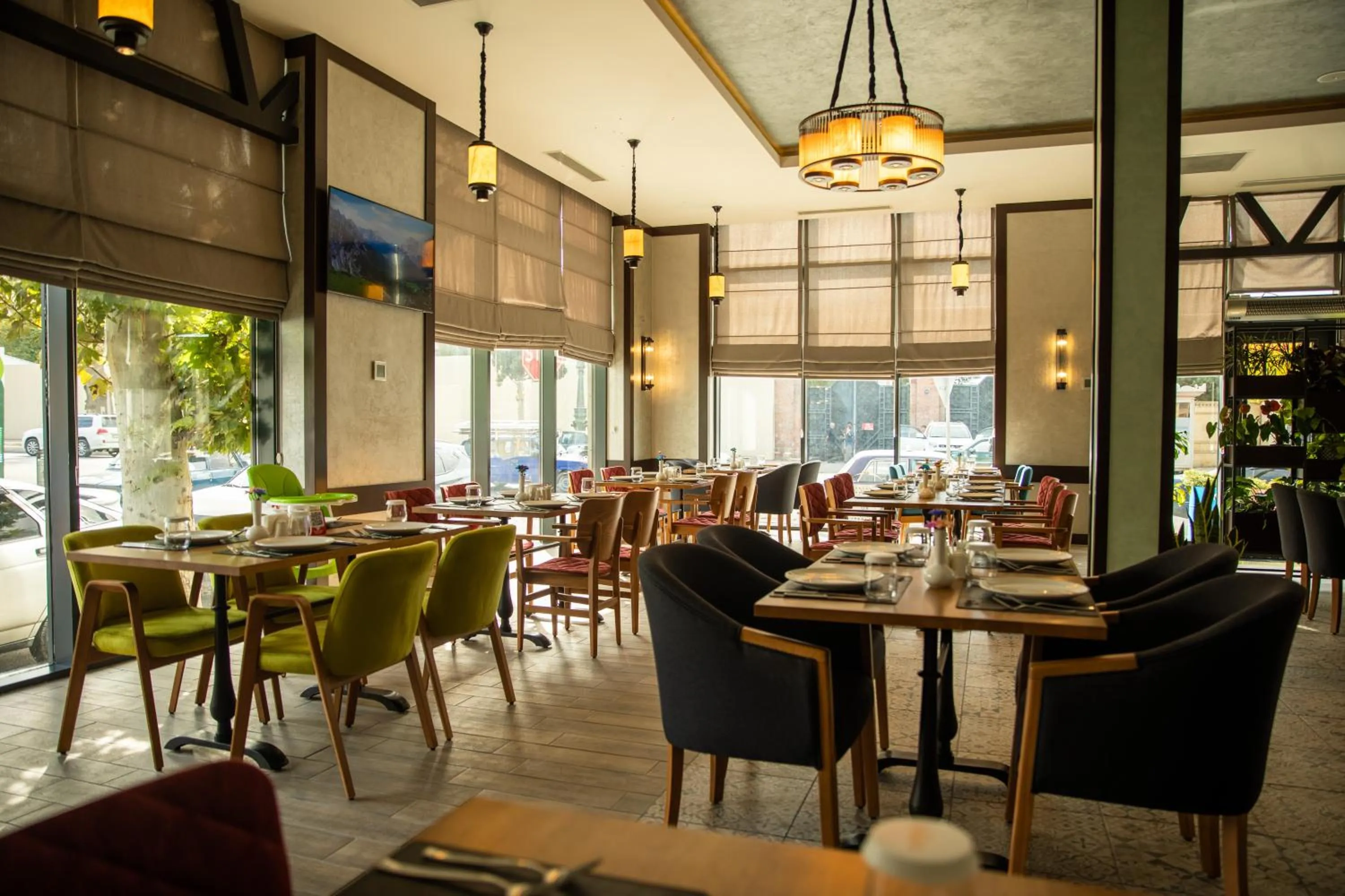 Restaurant/places to eat in Premium Hotel Ganja