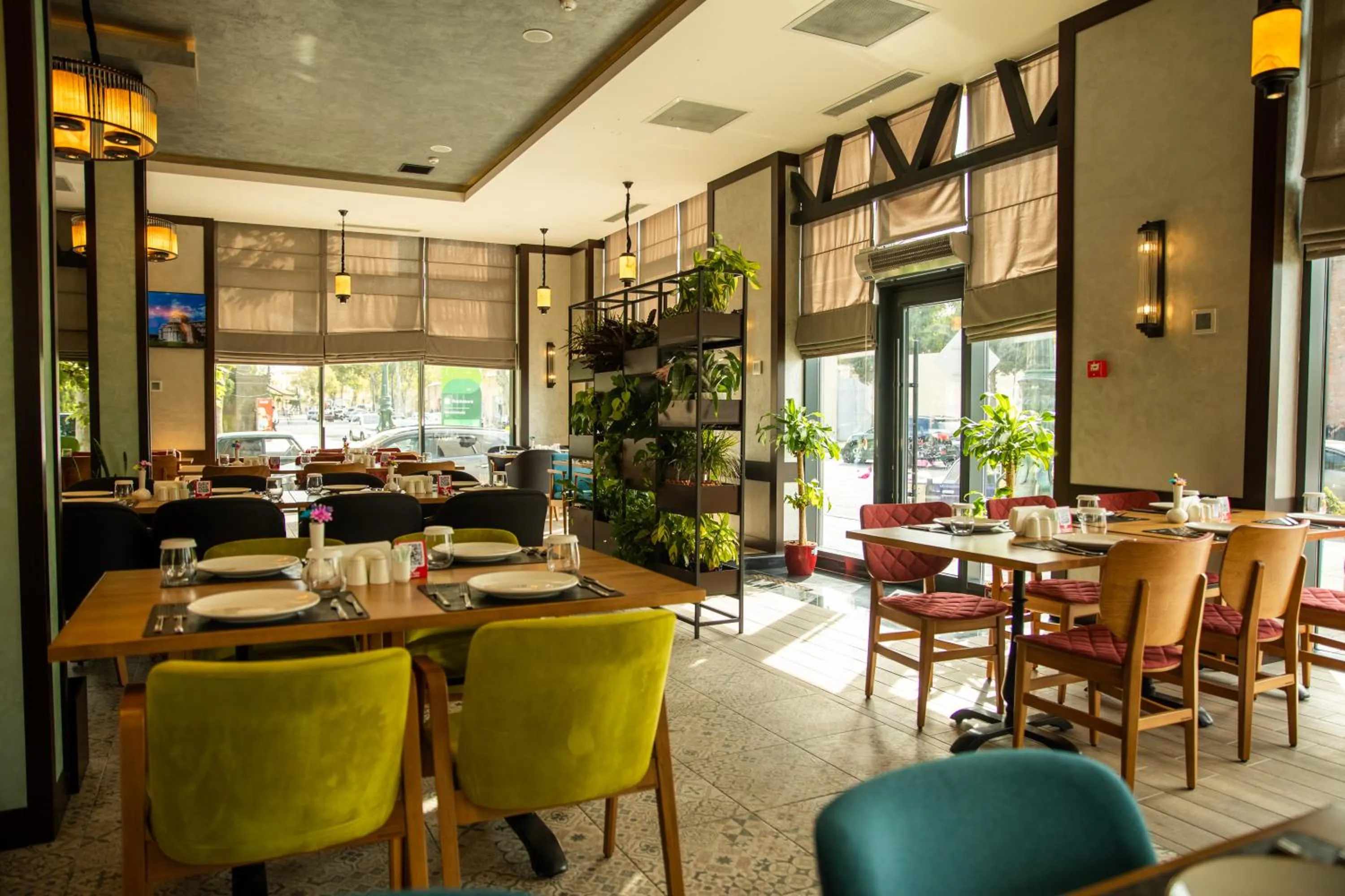 Restaurant/places to eat in Premium Hotel Ganja