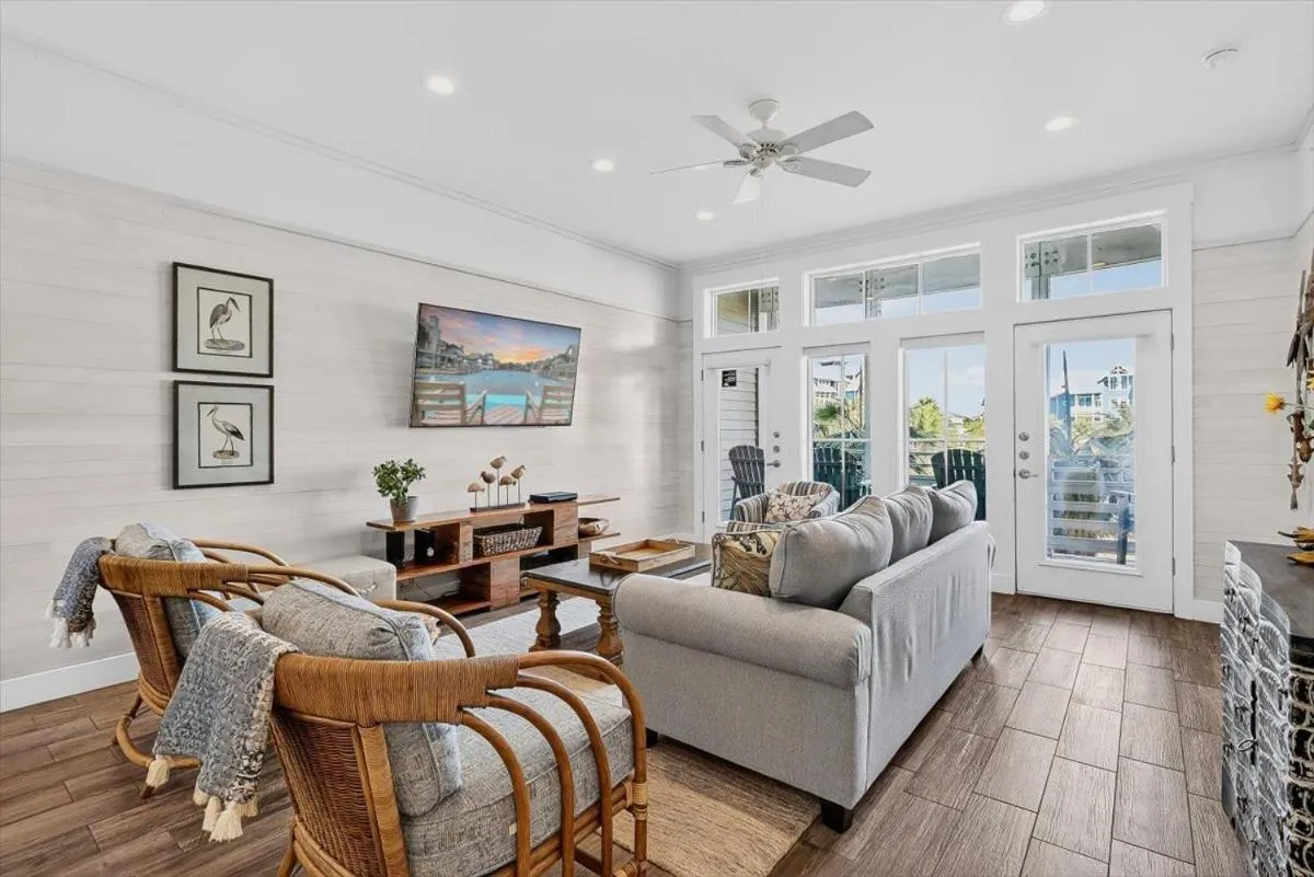 Other in Bikini Bottoms TC 2204