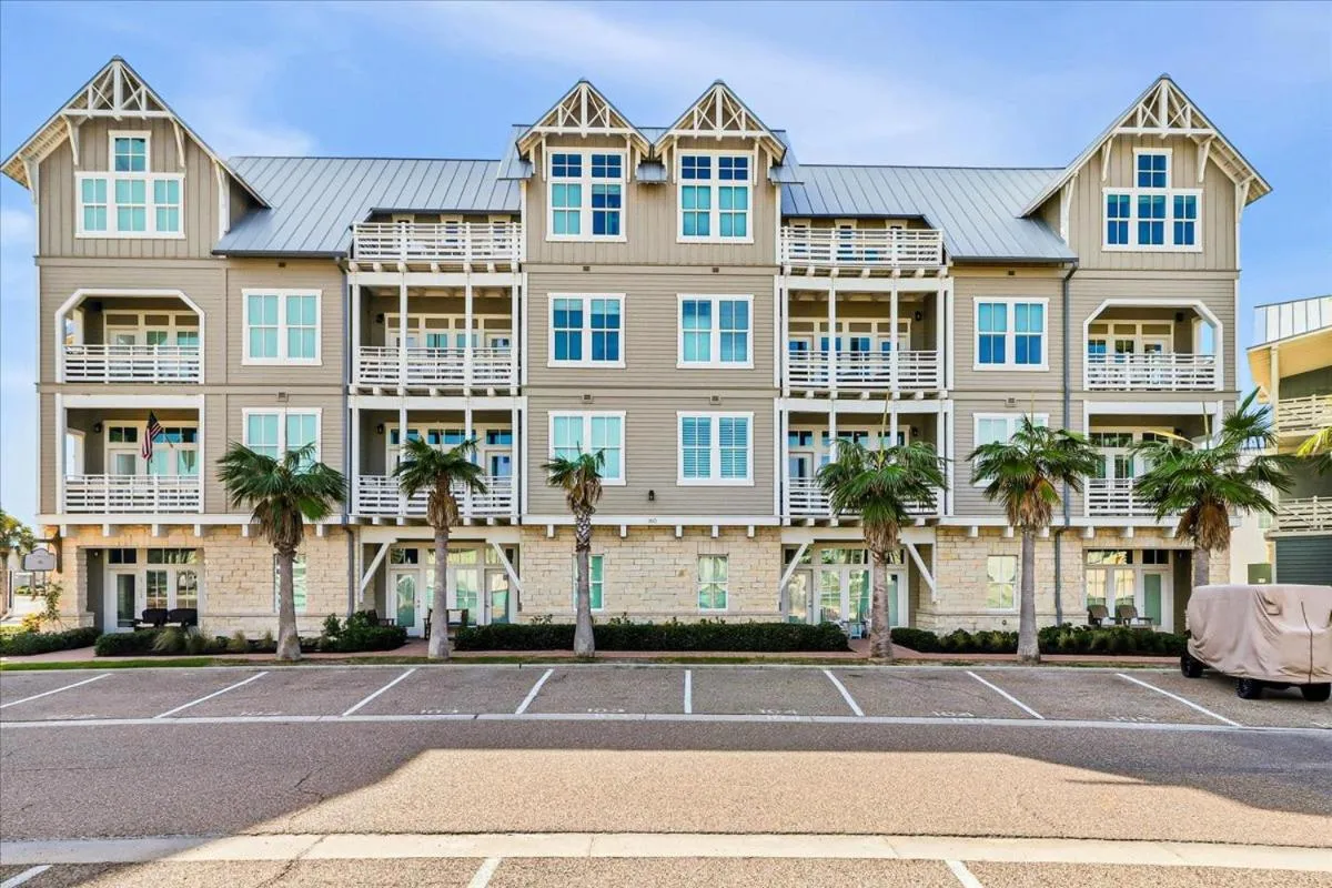 Other in Bikini Bottoms TC 2204