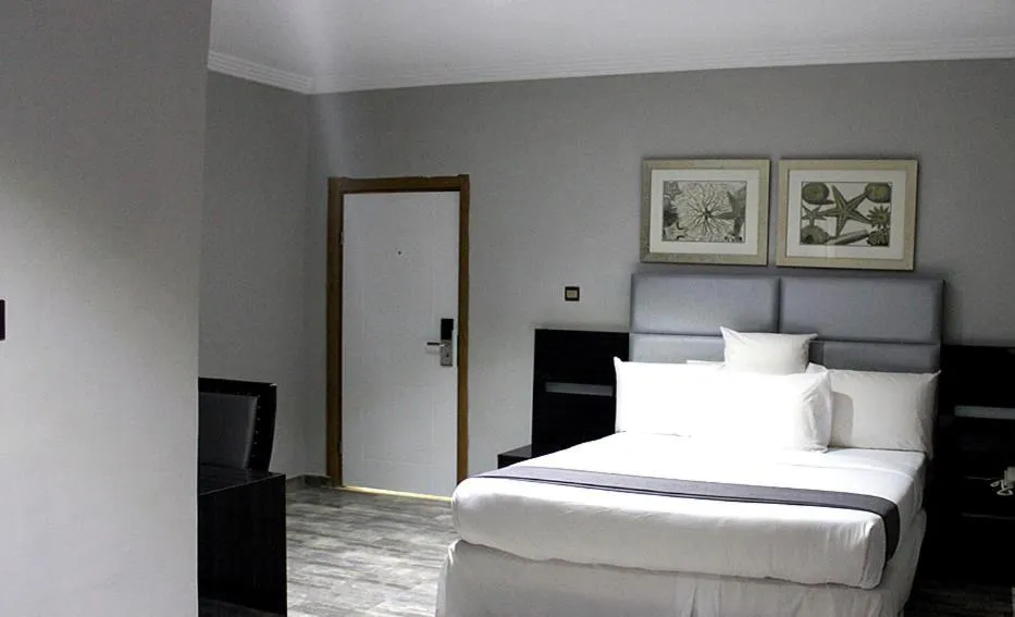 Bed in Ellyxville Hotel