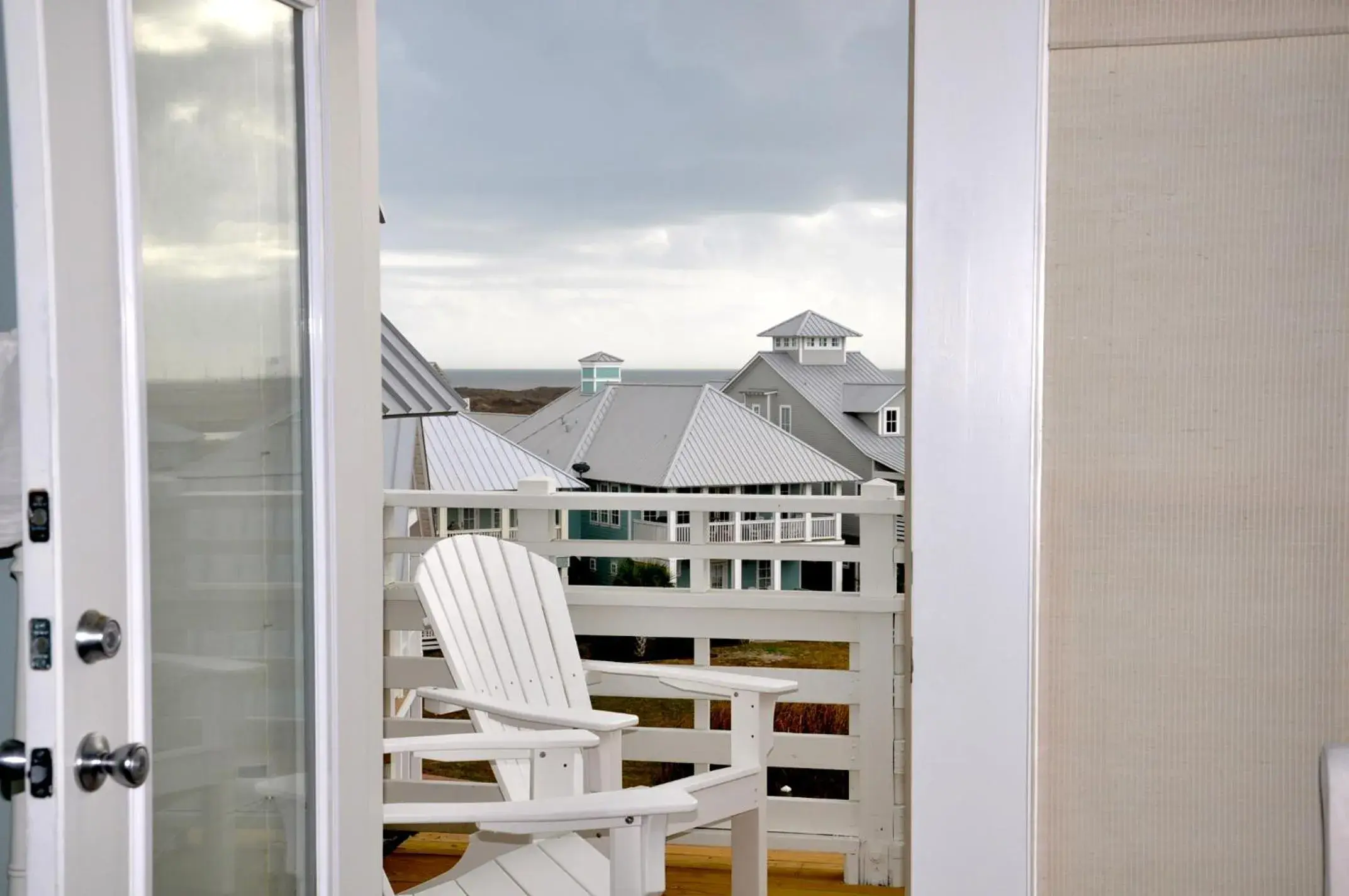 By the Sea TC 2303 By the Sea TC 2303