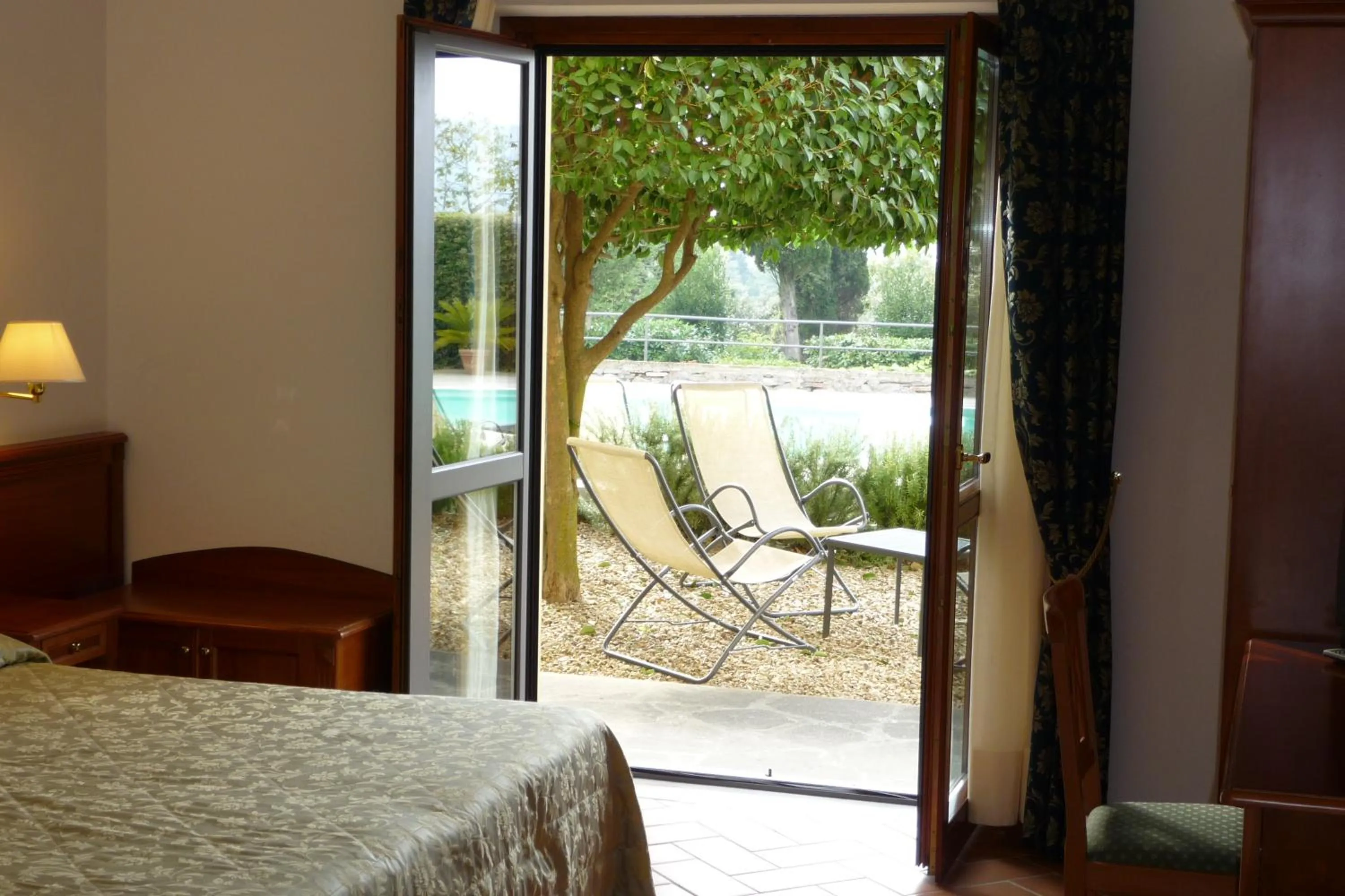 Garden view, Bed in Hotel Villa Dei Bosconi