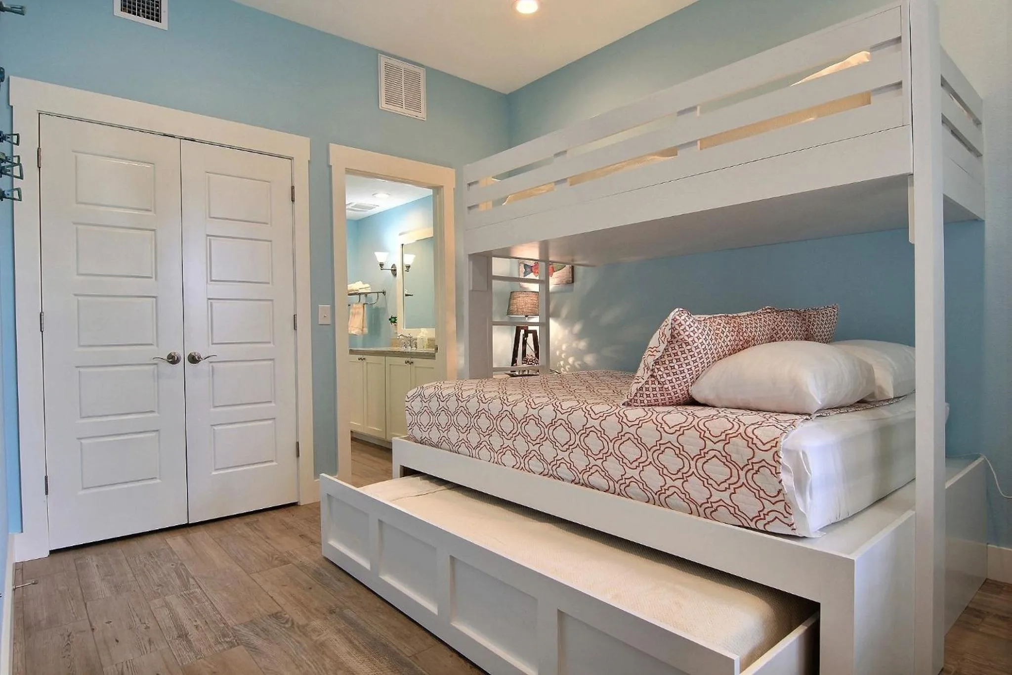 Other, Bed in Coral Sunset TC 2205