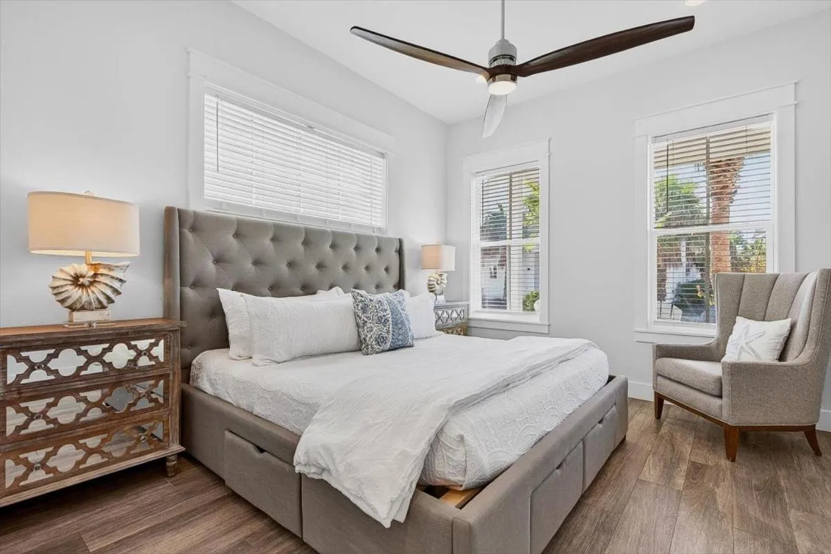 Other, Bed in High Tide 243 HI