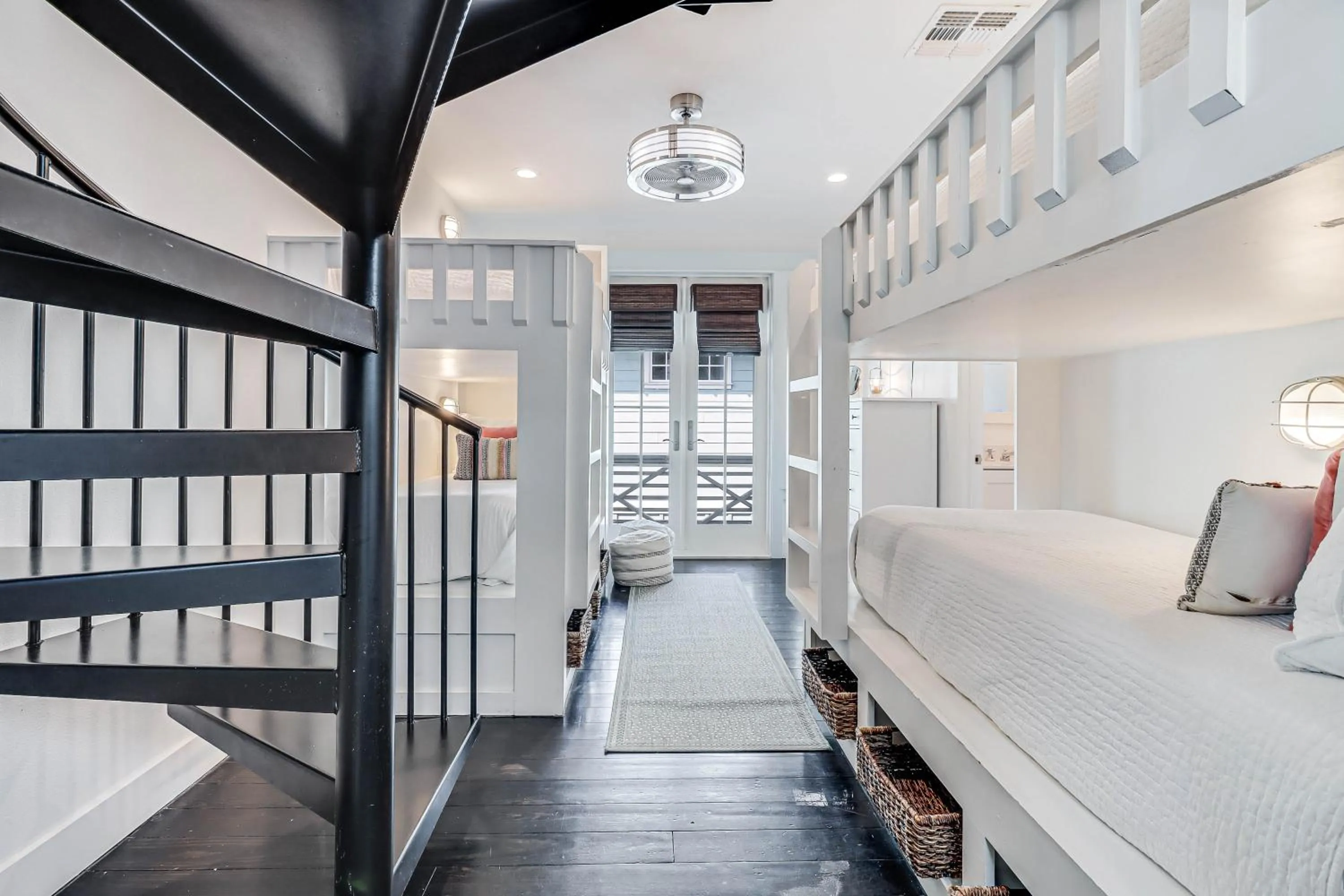 Other, Bed in One Particular Harbor 119 FI