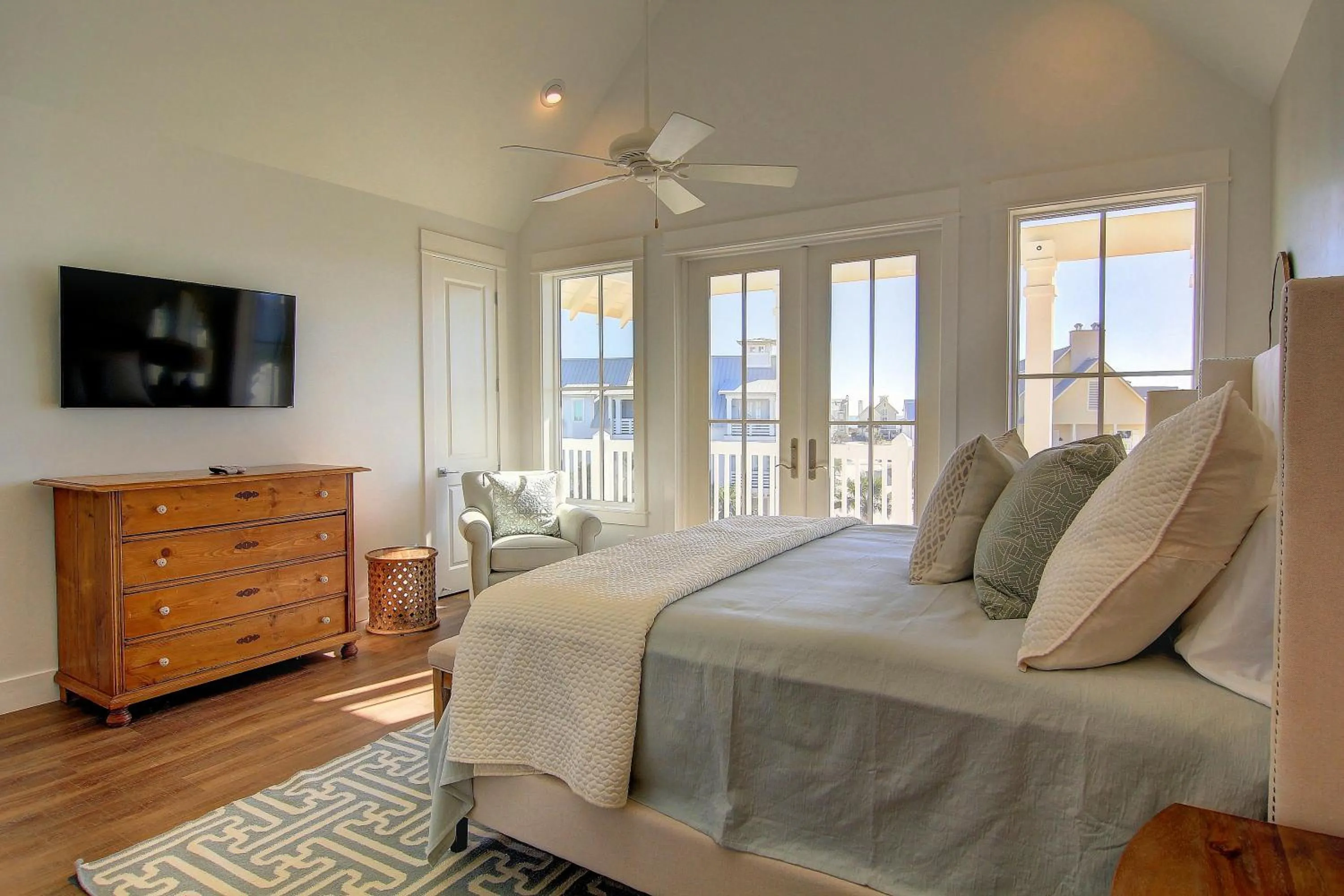 Other, Bed in Salt and Light 192 RO