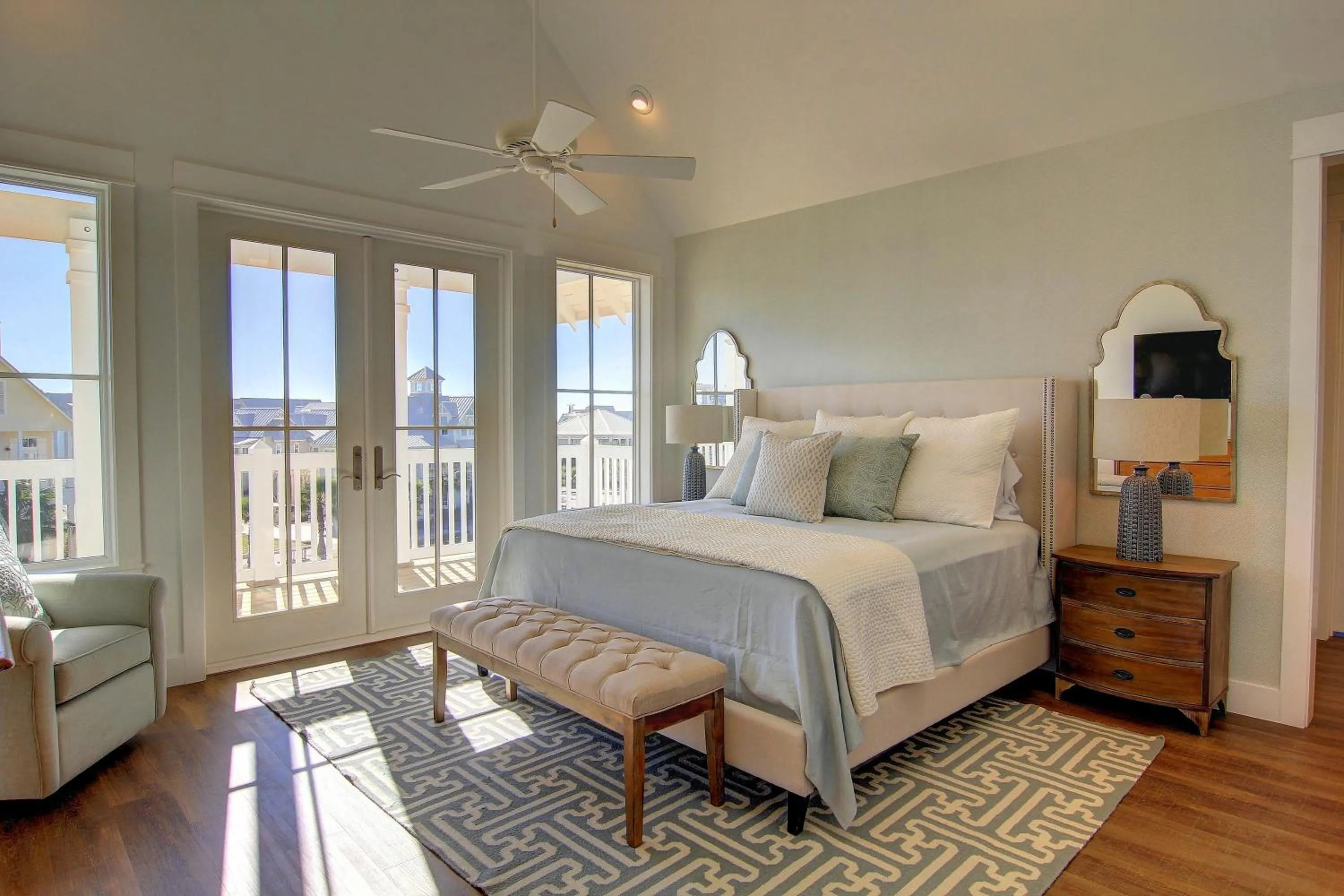 Other, Bed in Salt and Light 192 RO