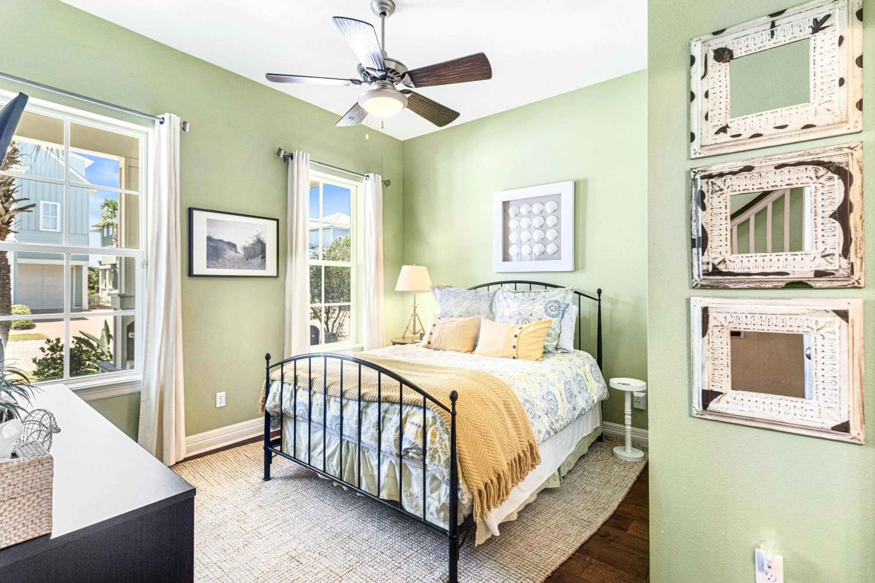 Other, Bed in The Sunflower 163 BE