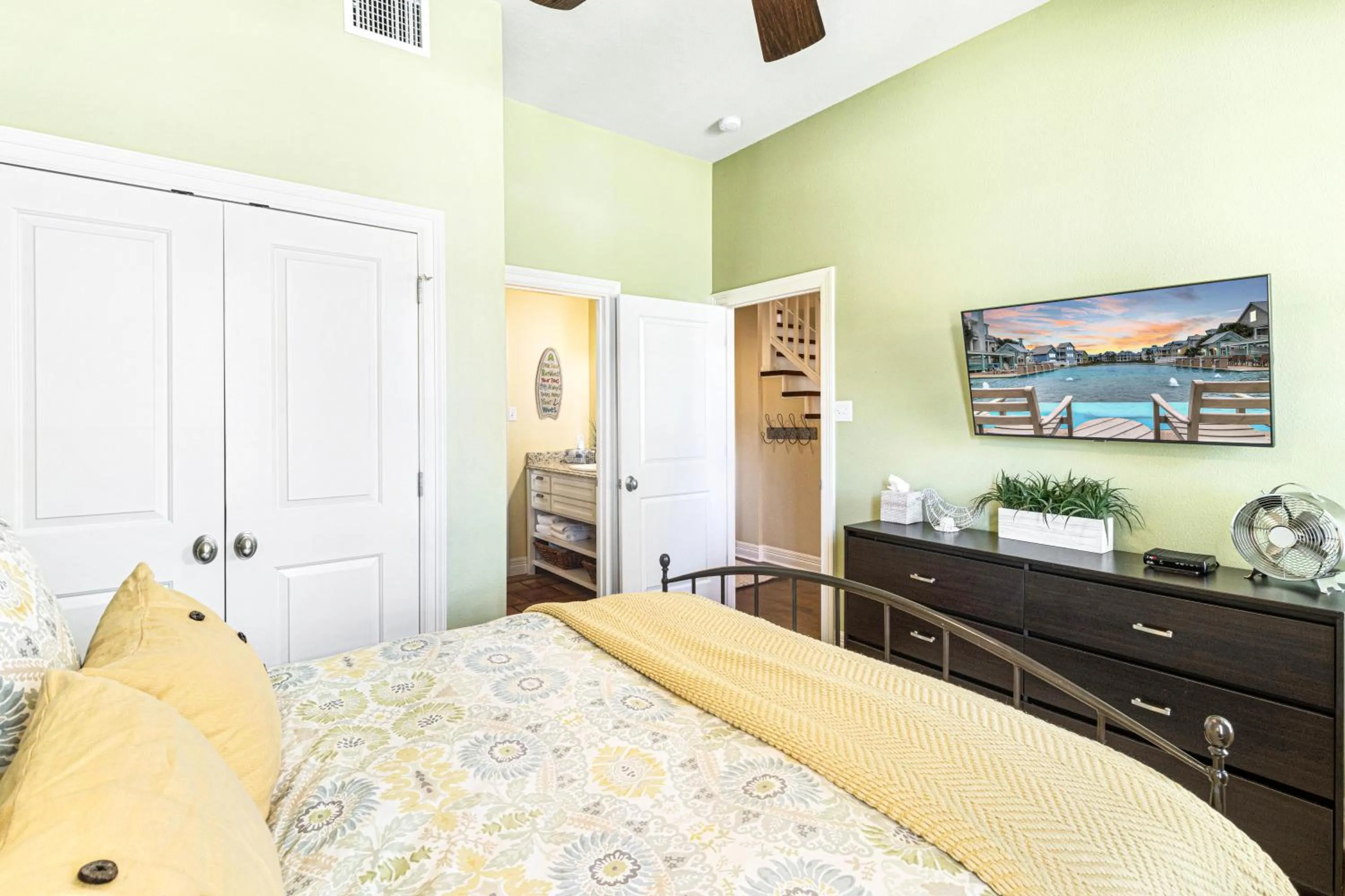 Other, Bed in The Sunflower 163 BE