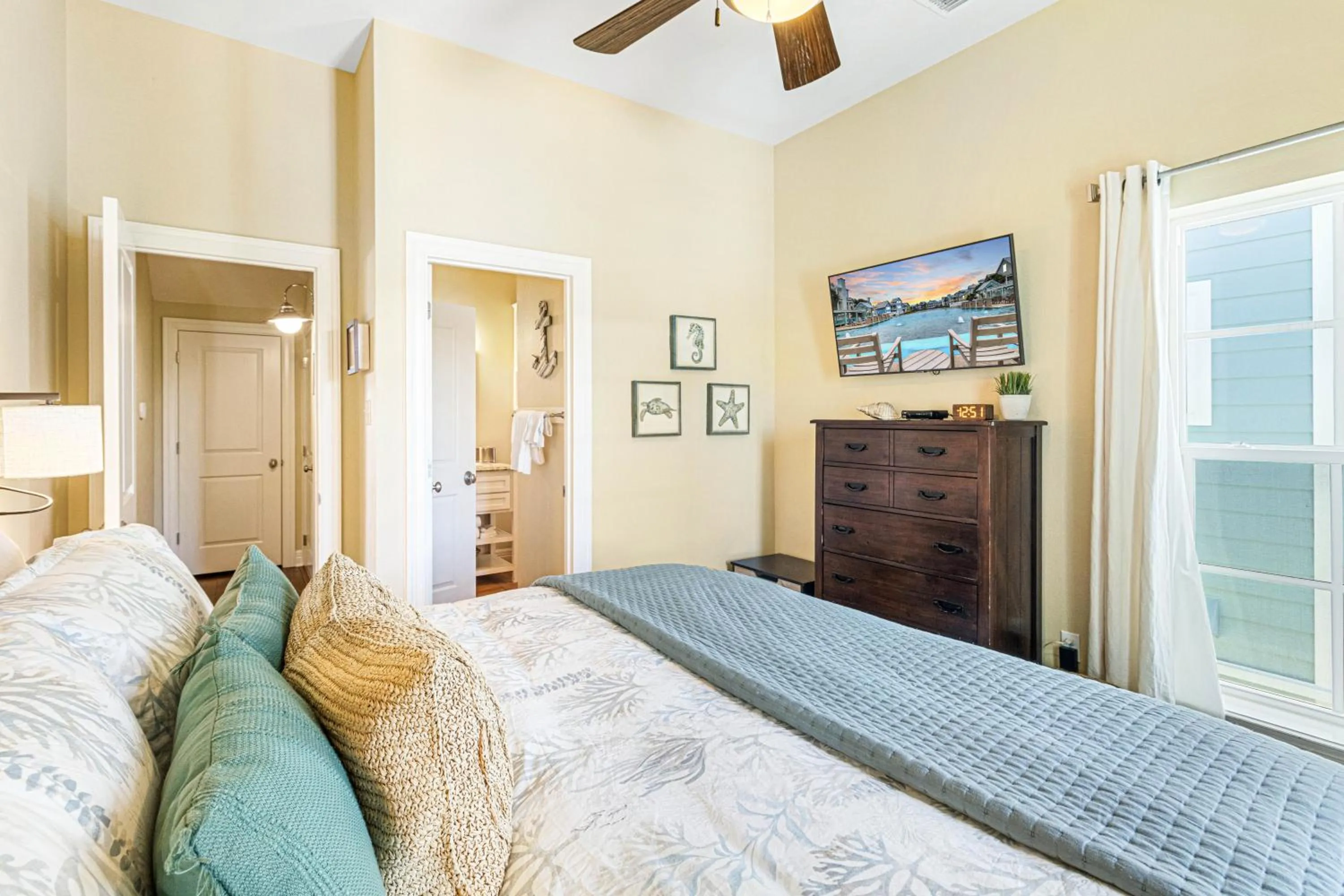 Other, Bed in The Sunflower 163 BE