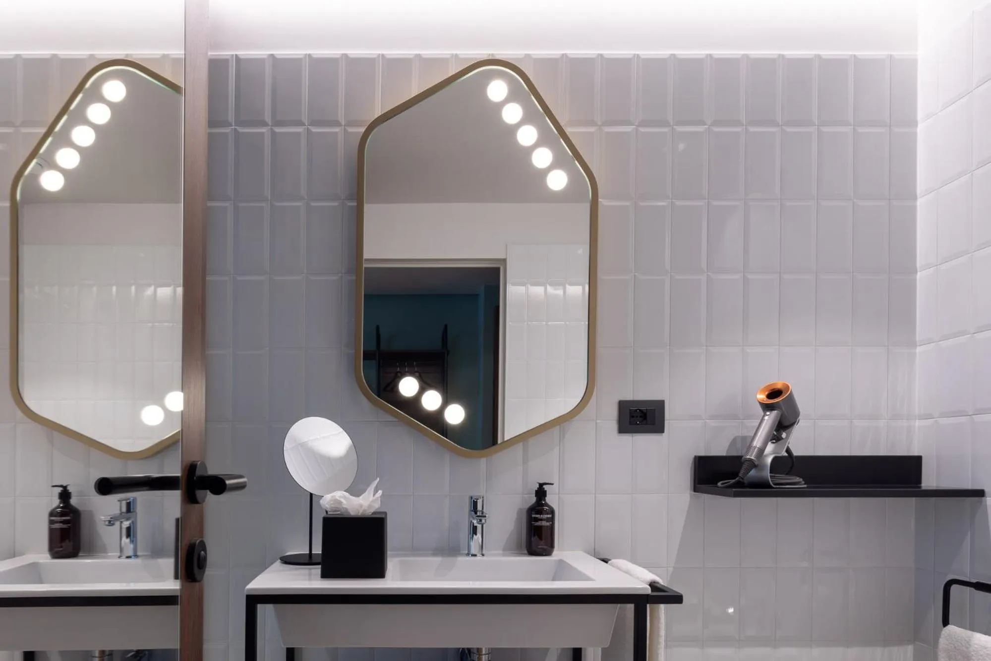 Bathroom in Urban Hive Milano