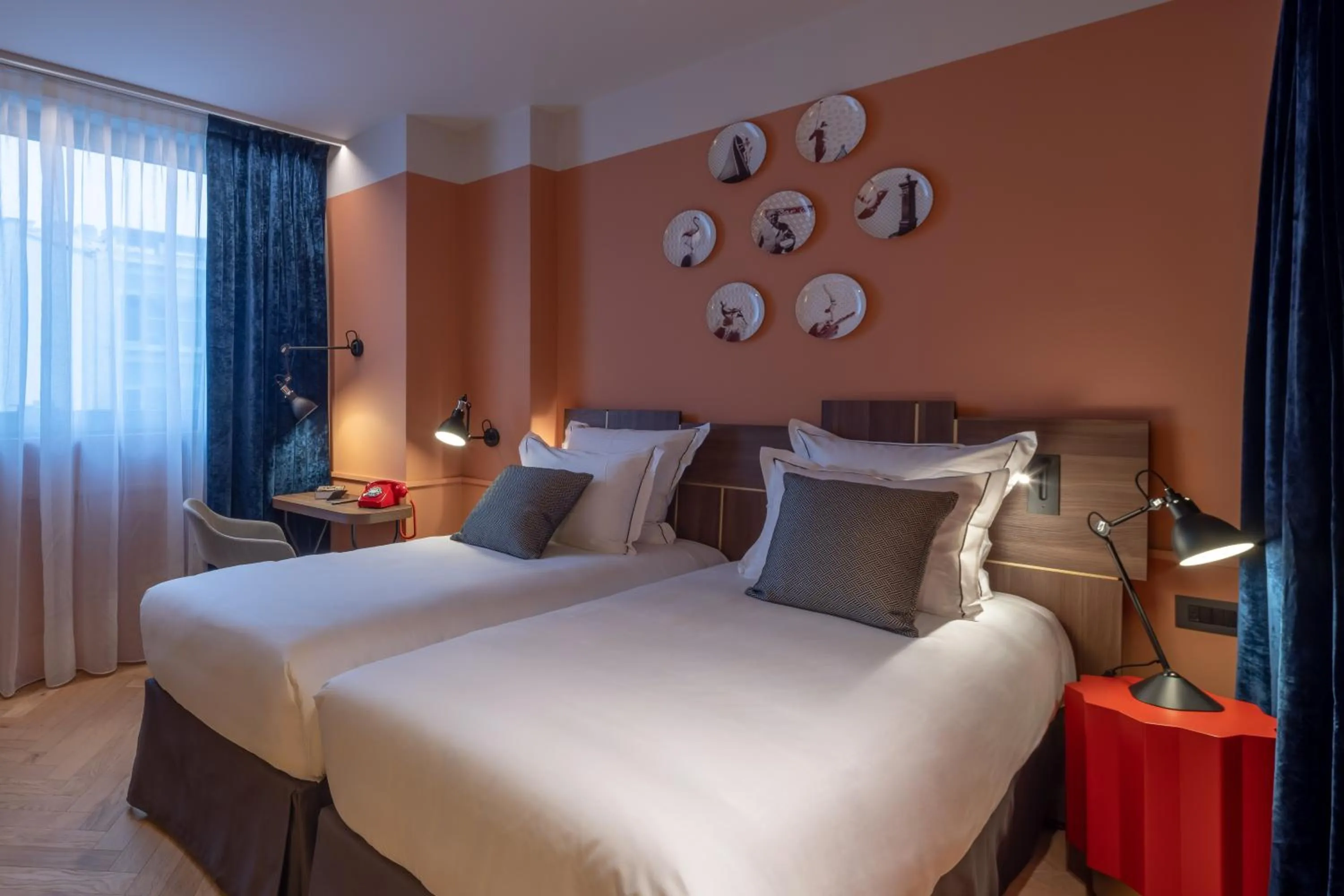 Toilet, Bed in Urban Hive Milano