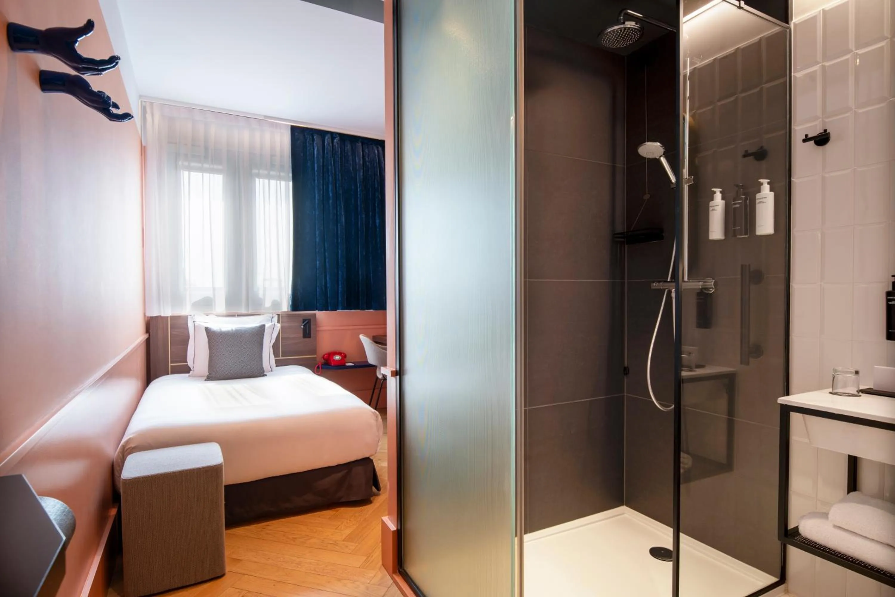 Bedroom, Bed in Urban Hive Milano