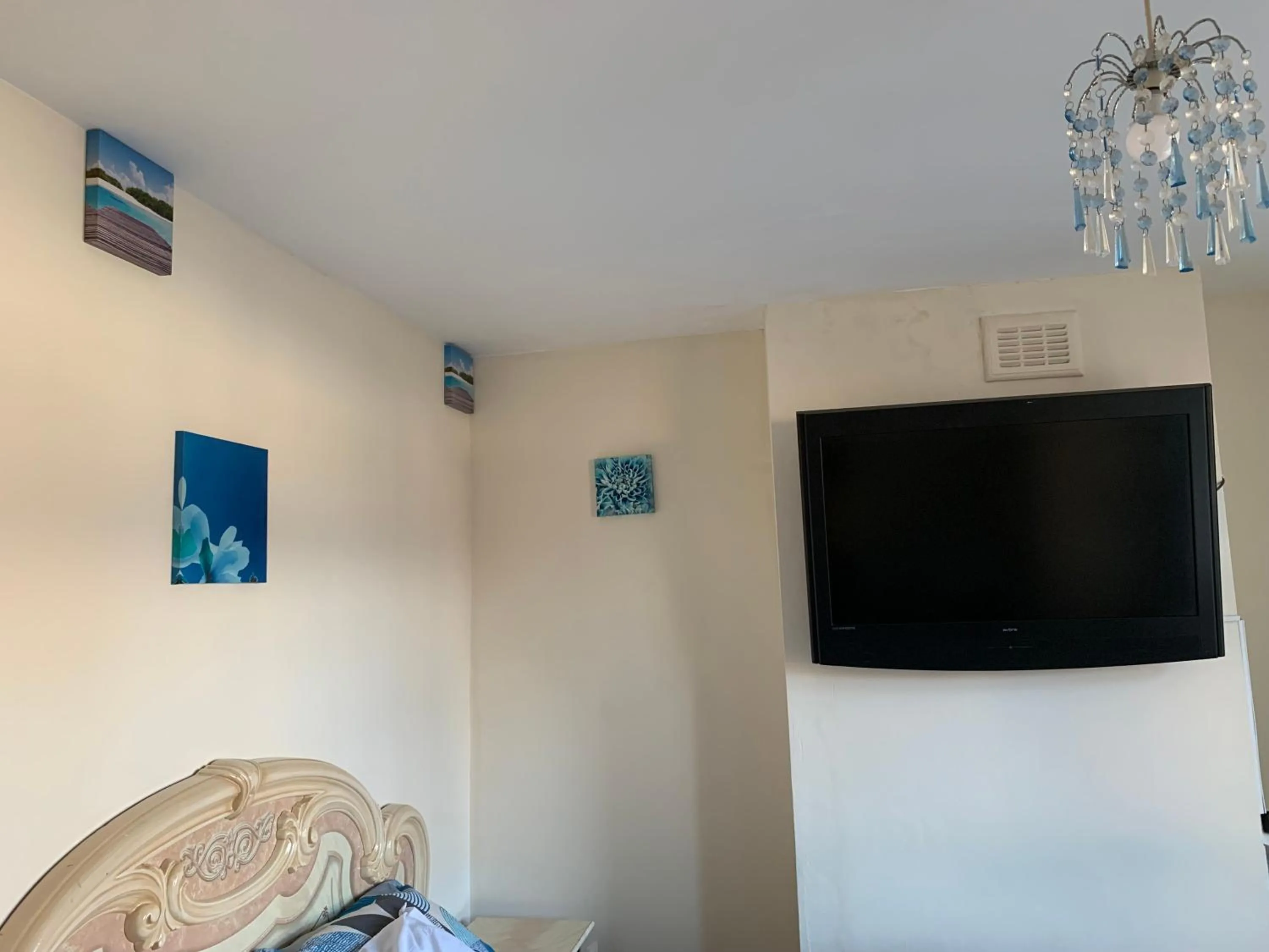 Busy Bee - Guest House - Self Service