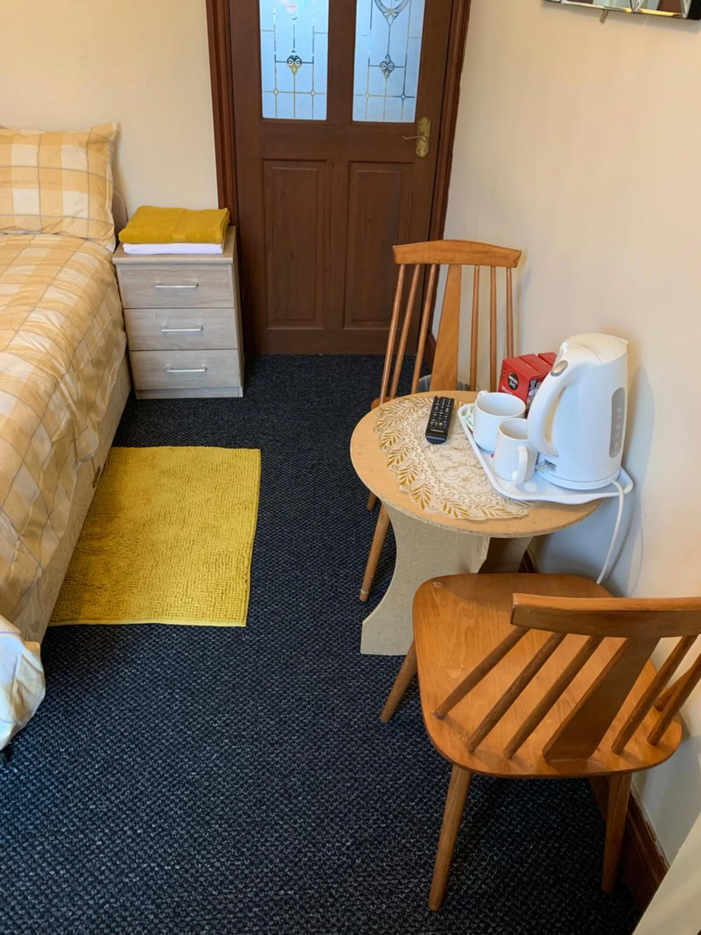 Busy Bee - Guest House - Self Service