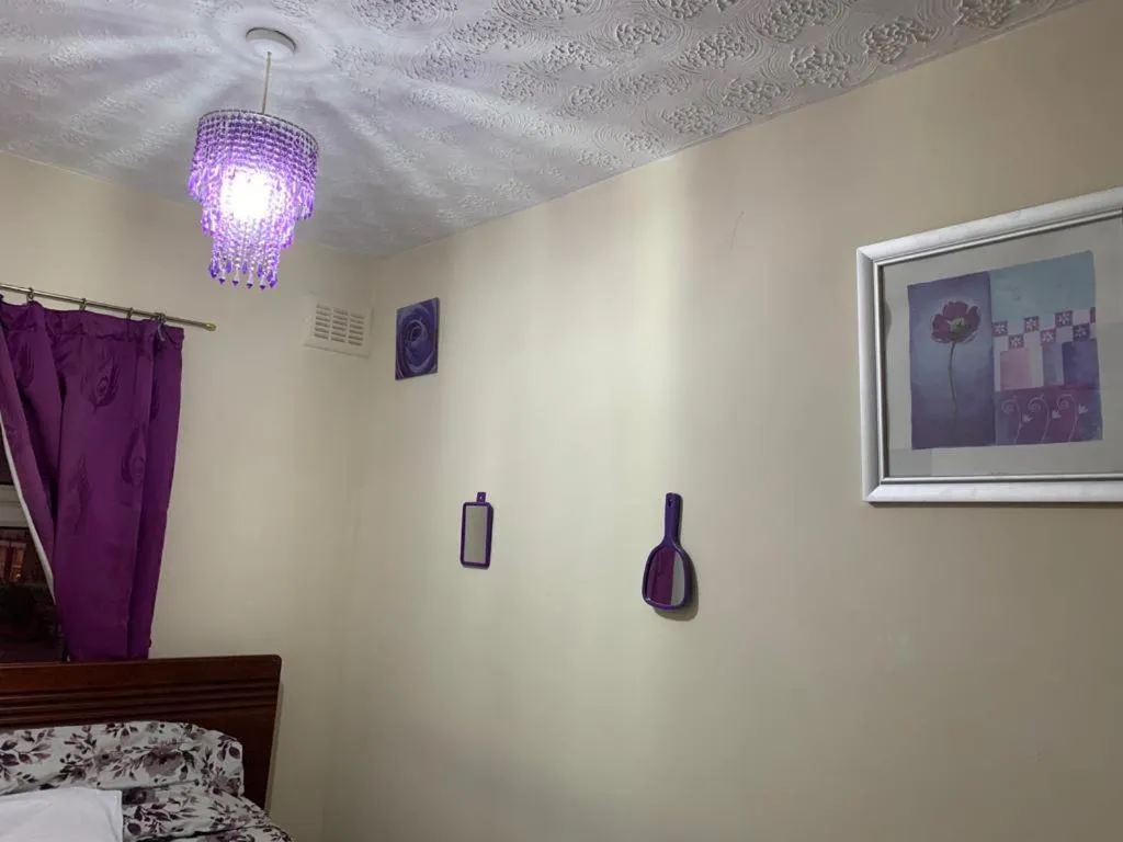 Busy Bee - Guest House - Self Service