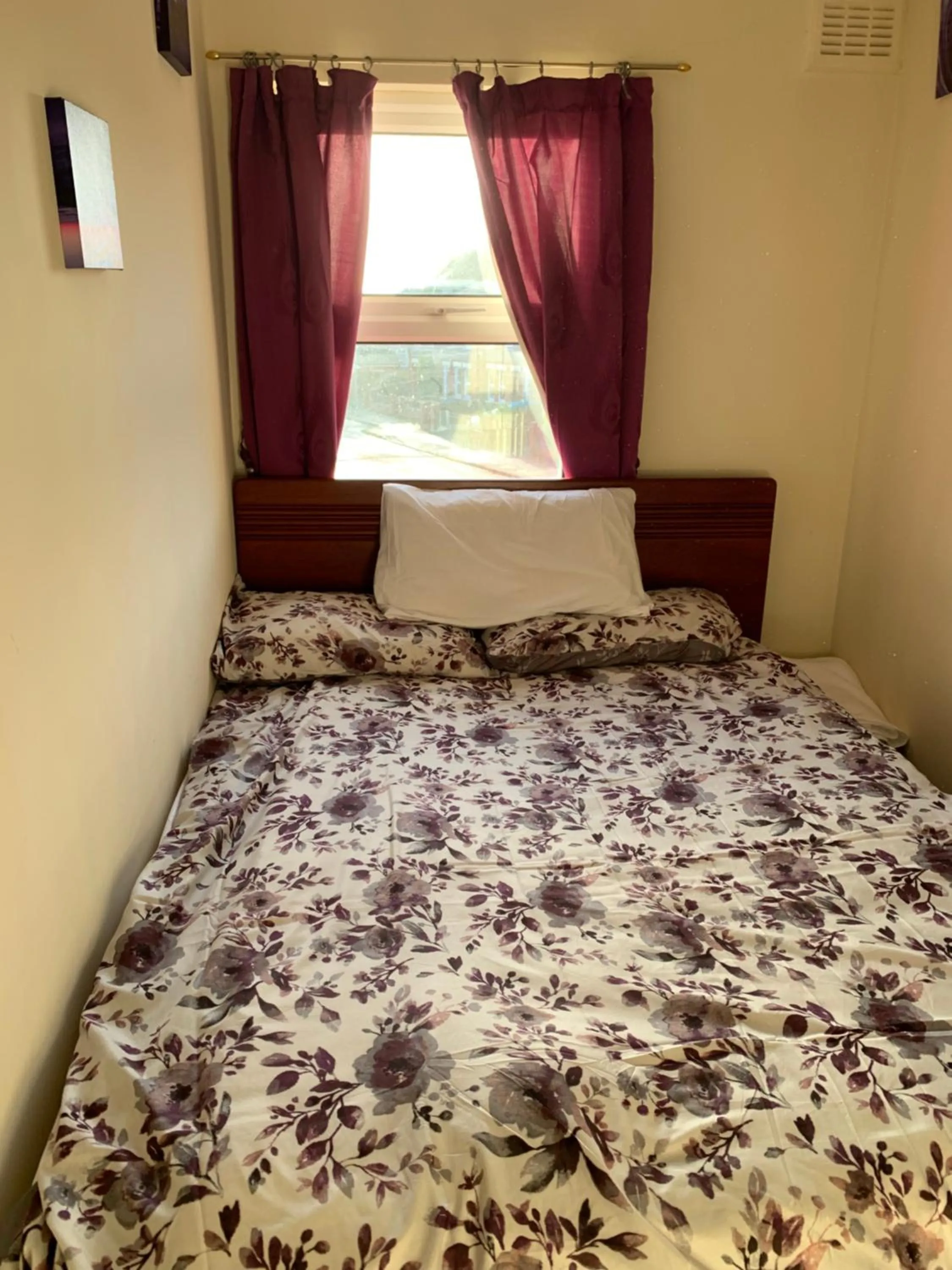 Busy Bee - Guest House - Self Service