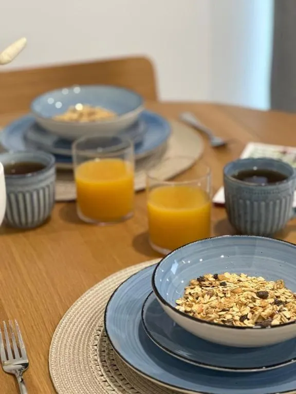 Breakfast in Railton Hotel - heritage pub accommodation