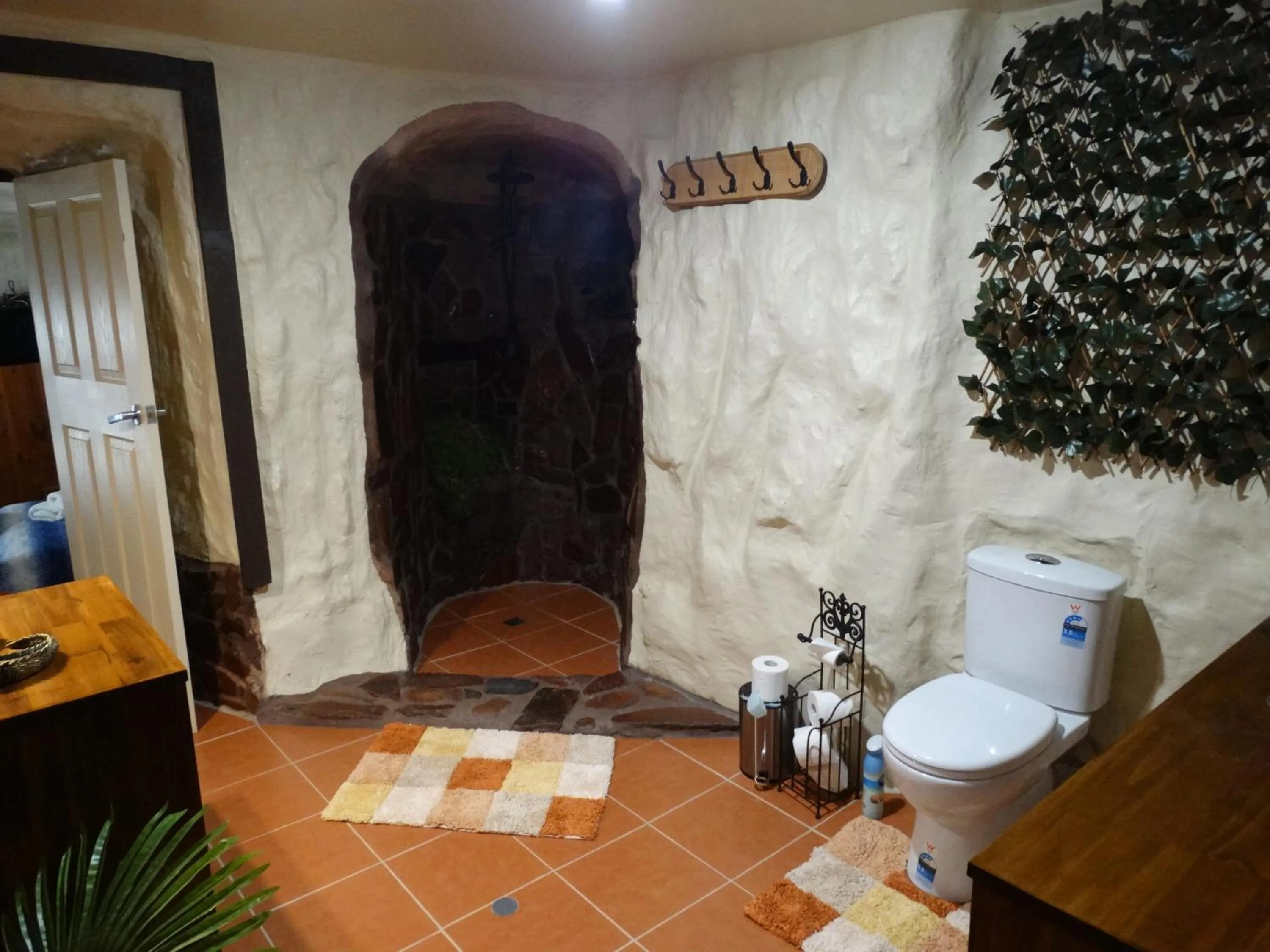 Bathroom in Di's Dugouts