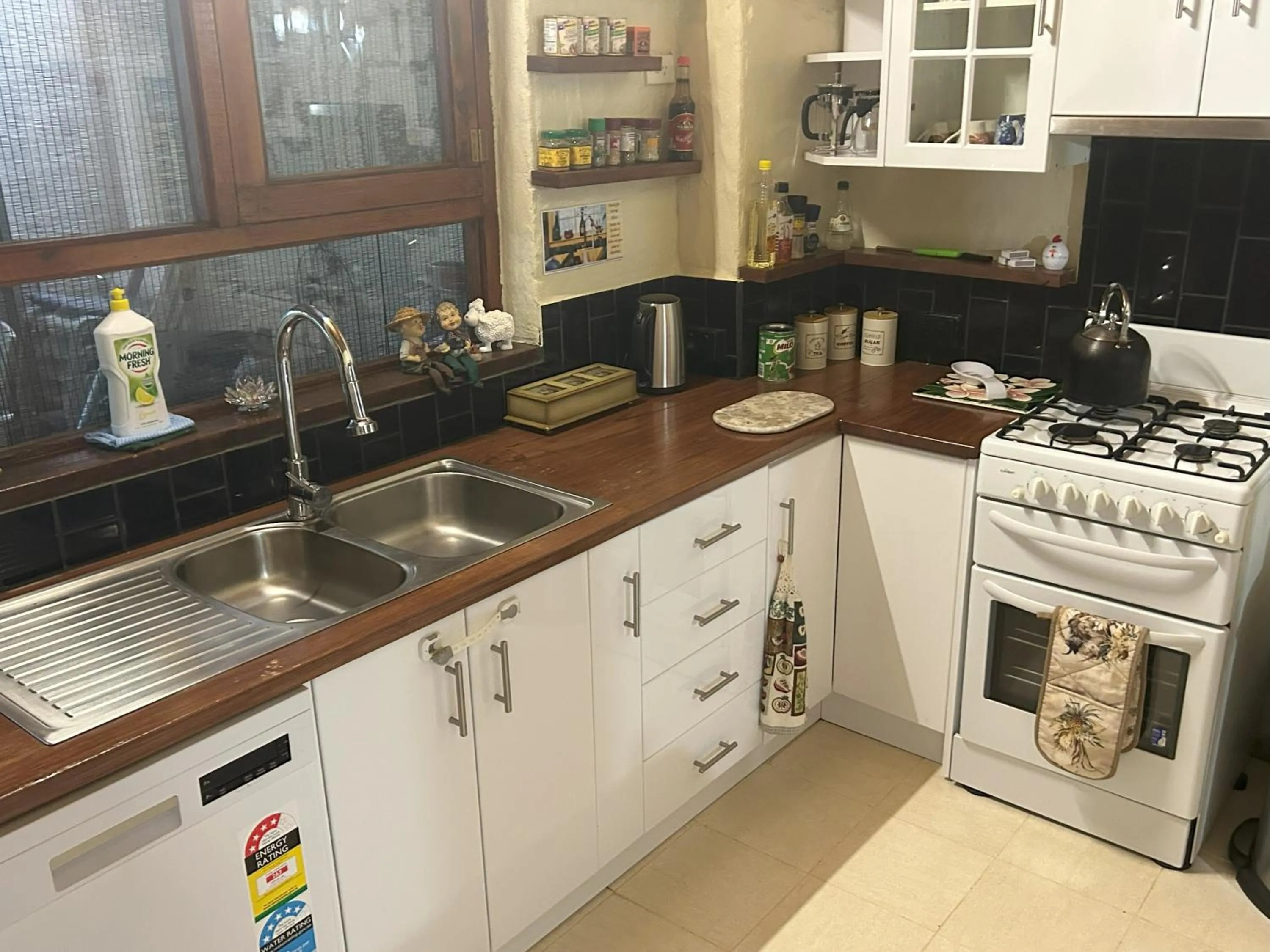 Coffee/tea facilities in Di's Dugouts