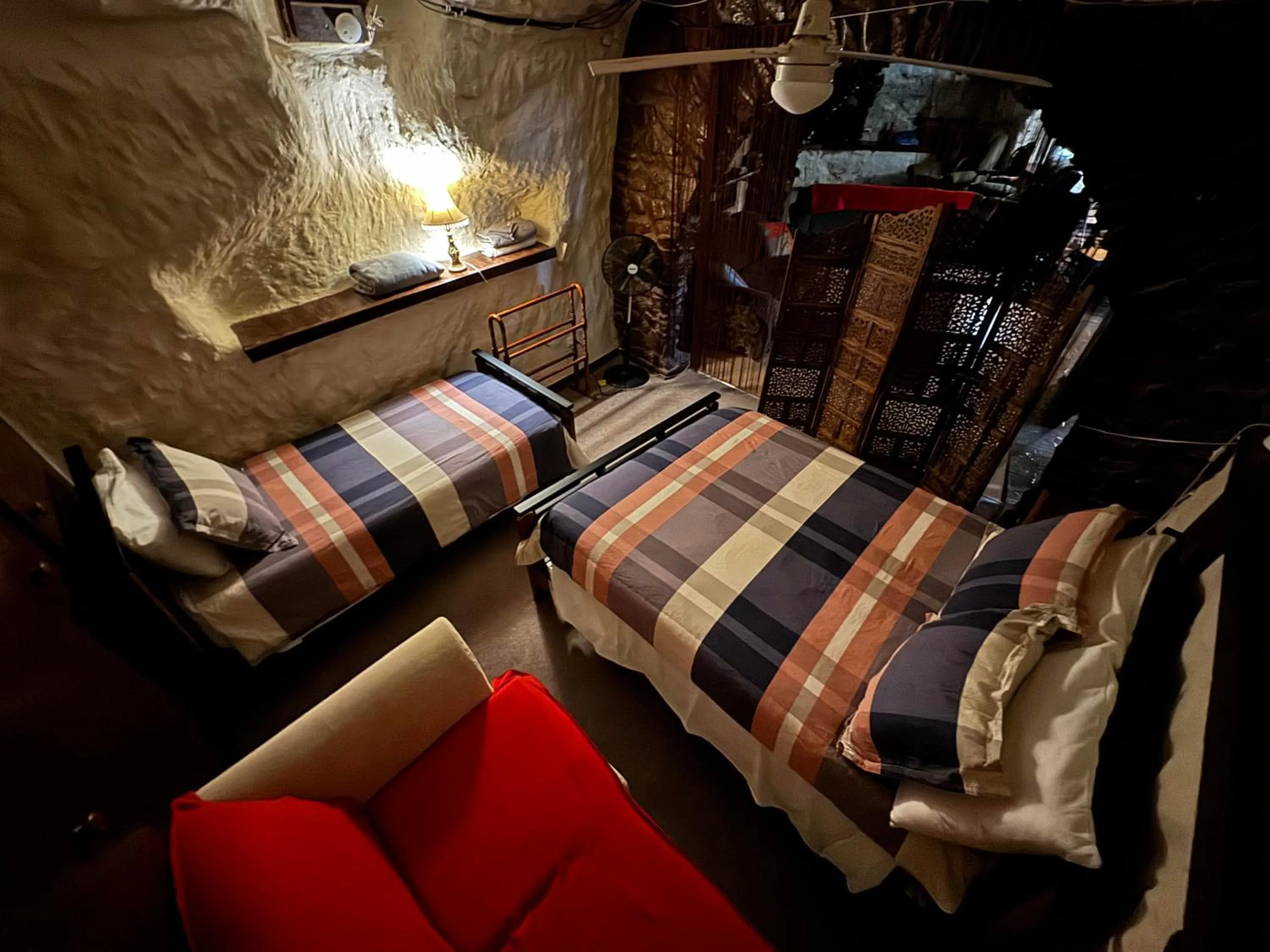 Bedroom, Bed in Di's Dugouts