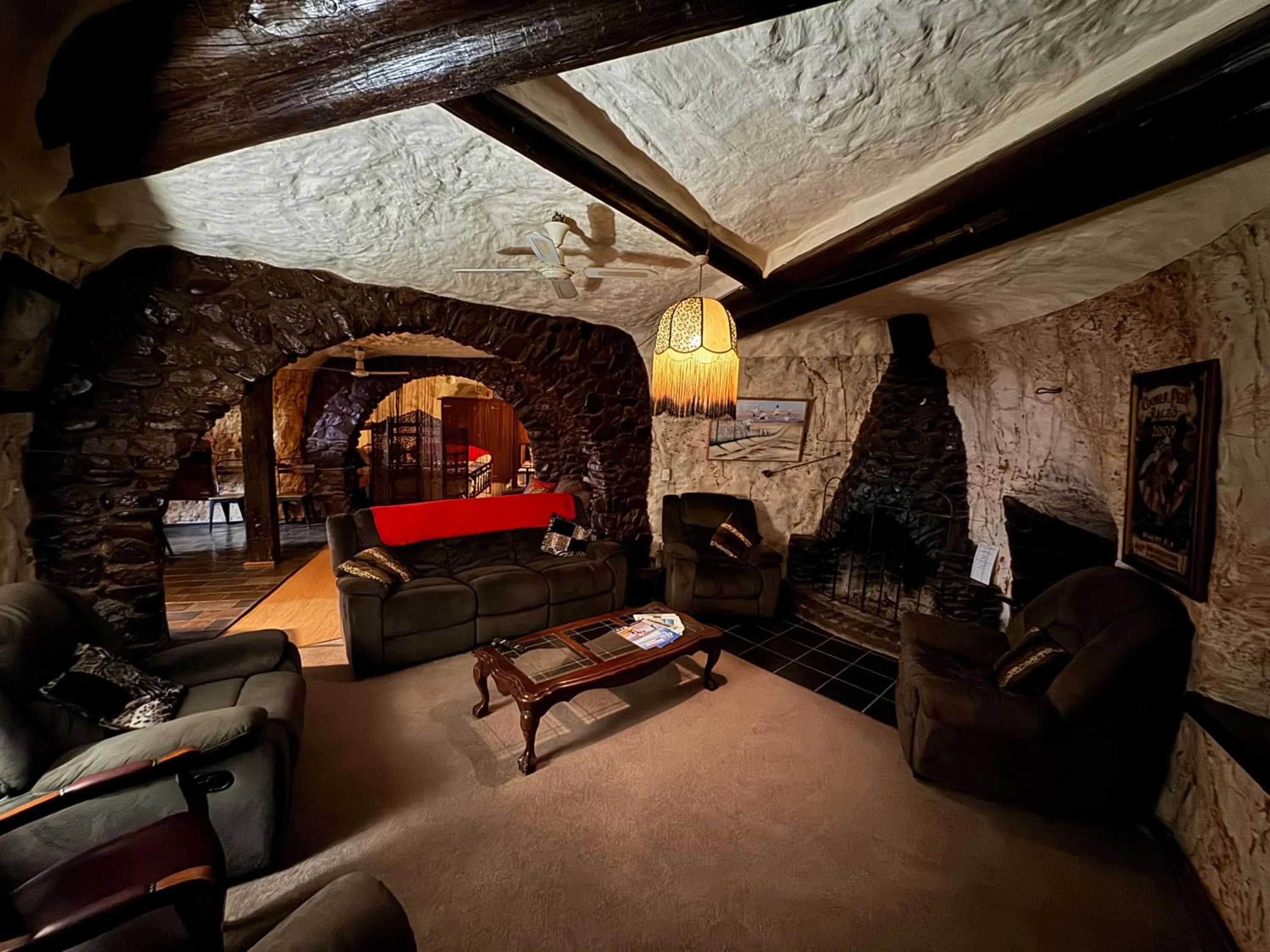 Living room, Bed in Di's Dugouts