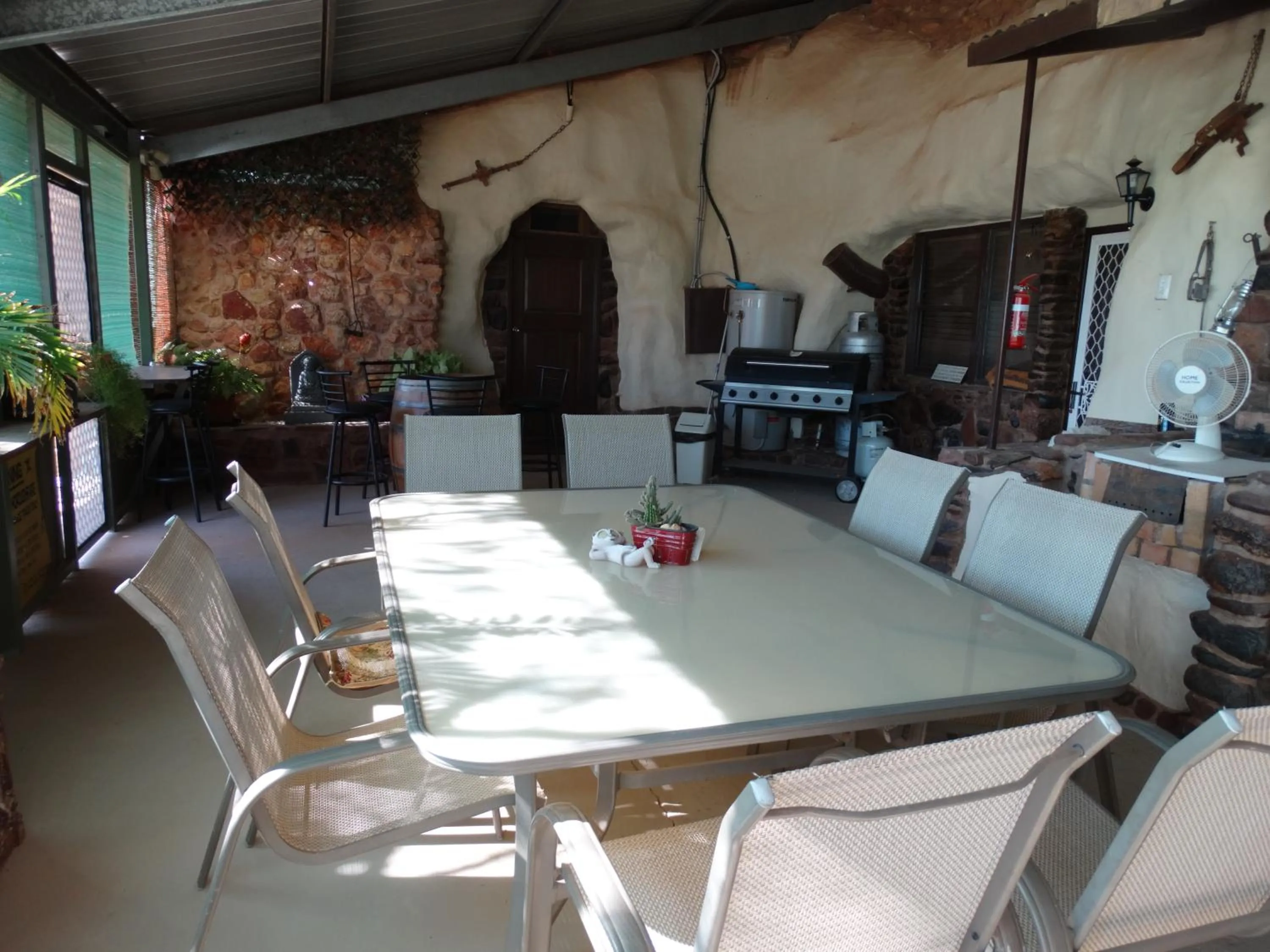 BBQ facilities in Di's Dugouts
