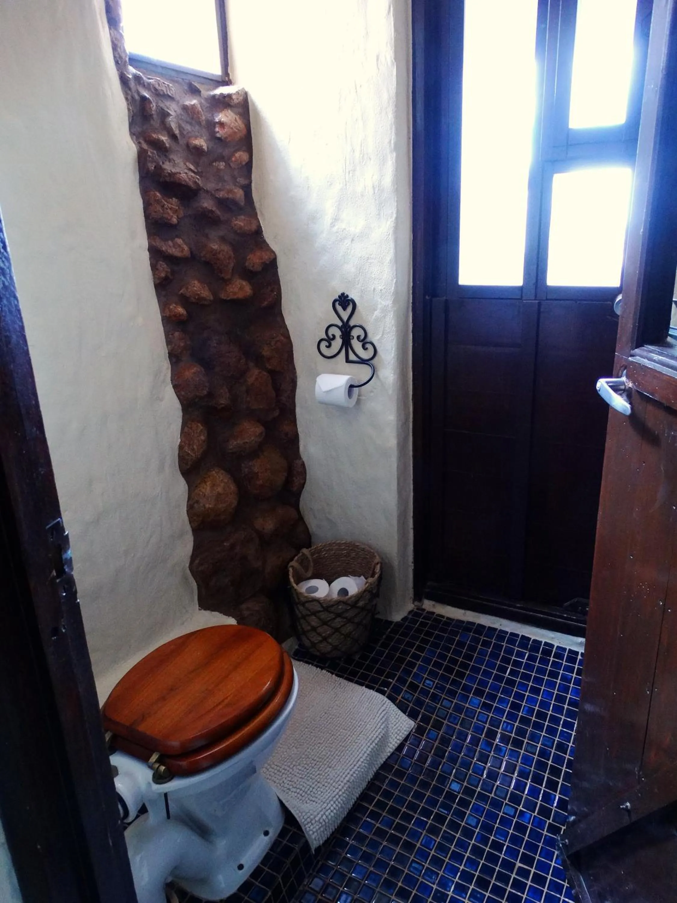 Toilet in Di's Dugouts