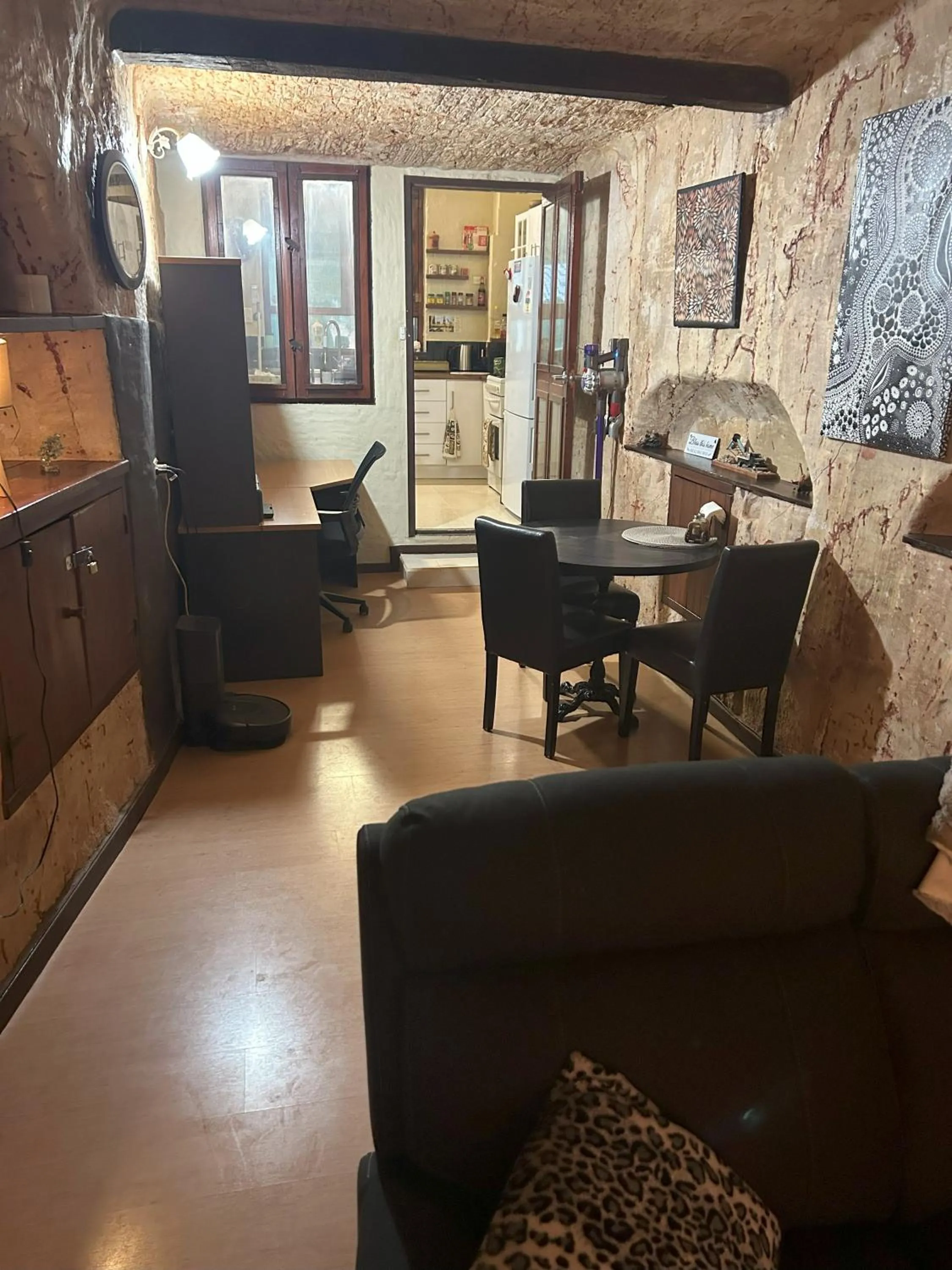 Living room in Di's Dugouts