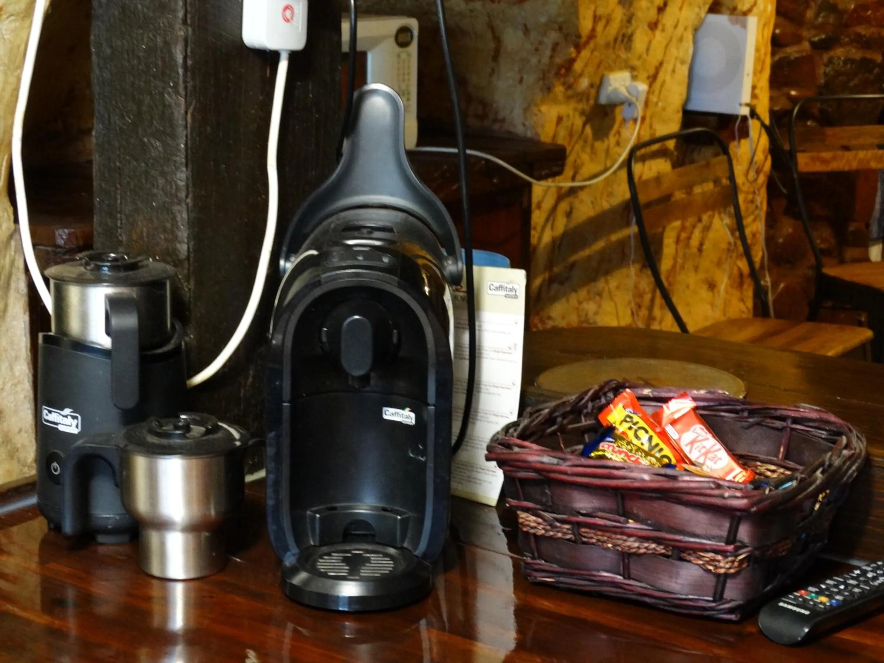 Coffee/tea facilities in Di's Dugouts