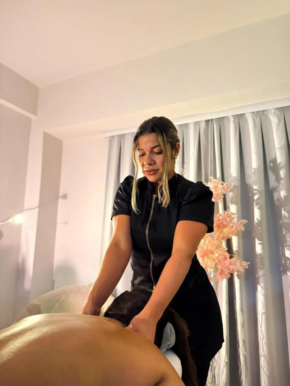 Massage in ATH Hotel - Américas Townhouse