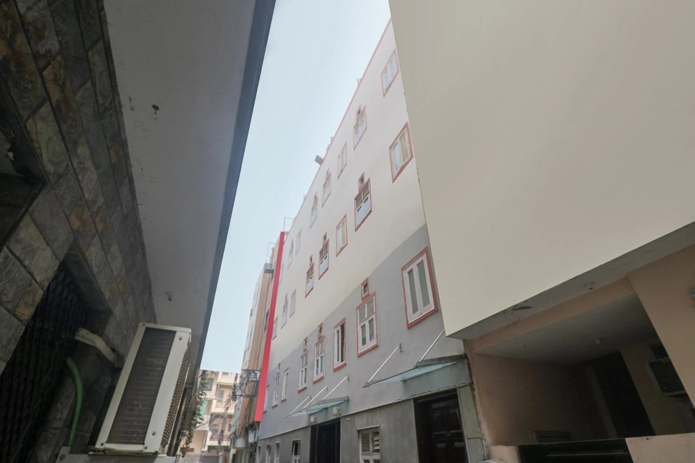 Facade/entrance in Capital O Crown Inn Near Appu Ghar