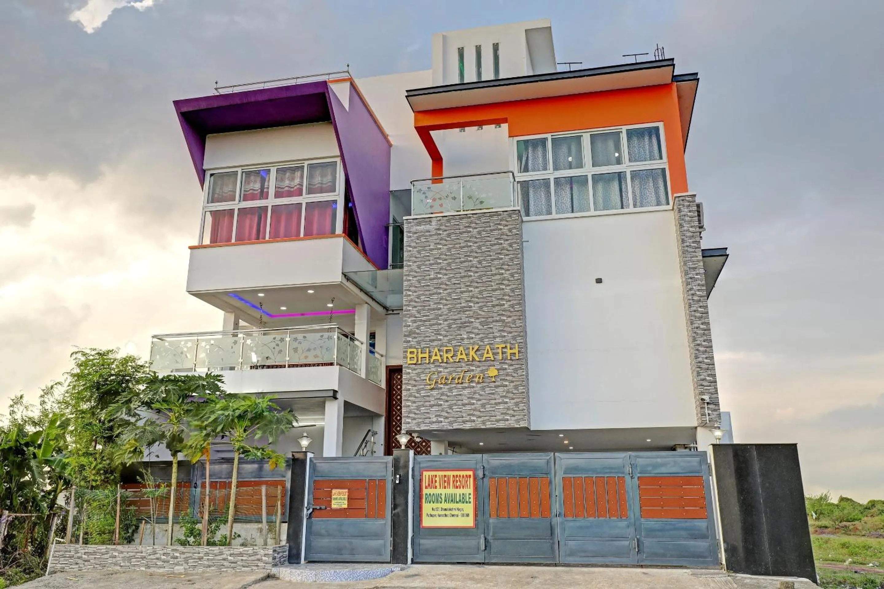 Facade/entrance in Hotel O Lake View Resort