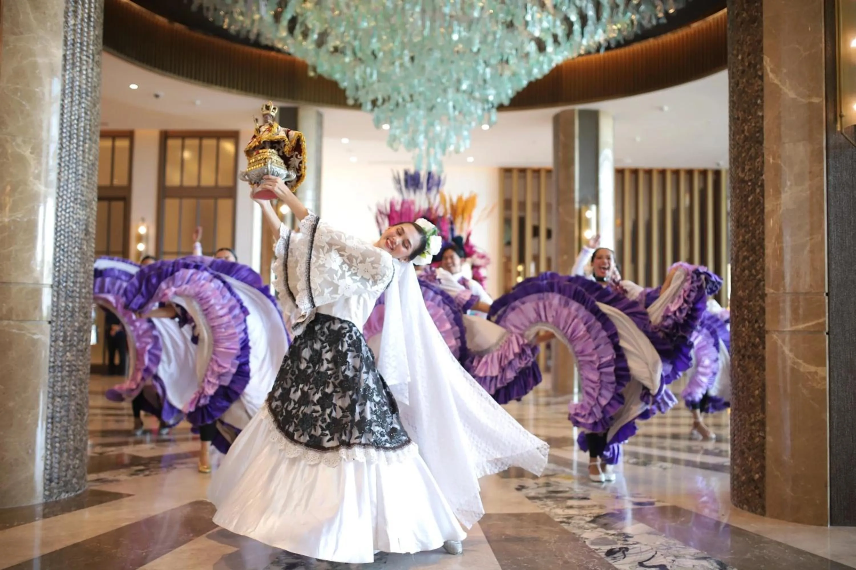 Lobby or reception in Fili Hotel at Nustar Cebu