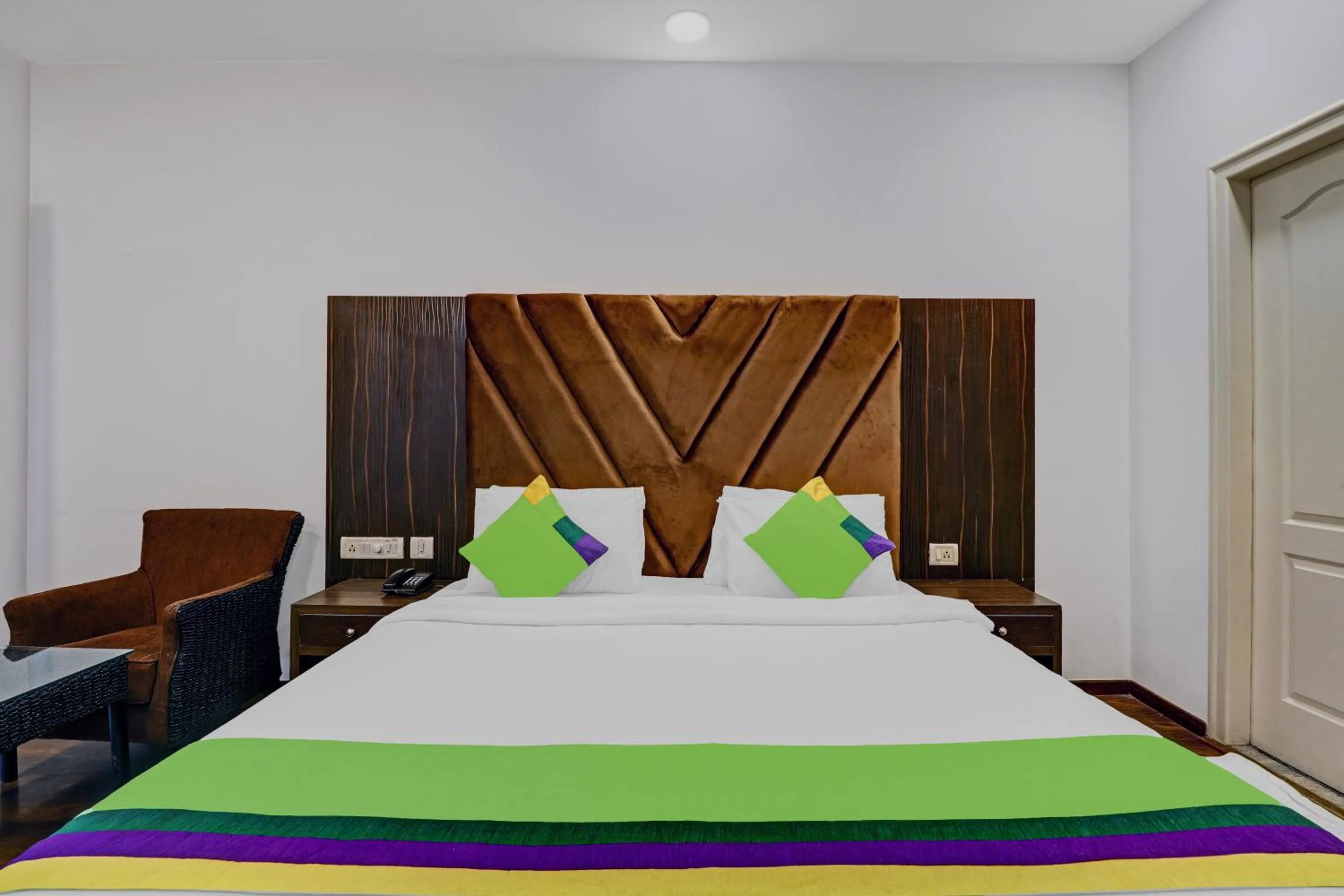 Bedroom in Treebo Elmas Boutique