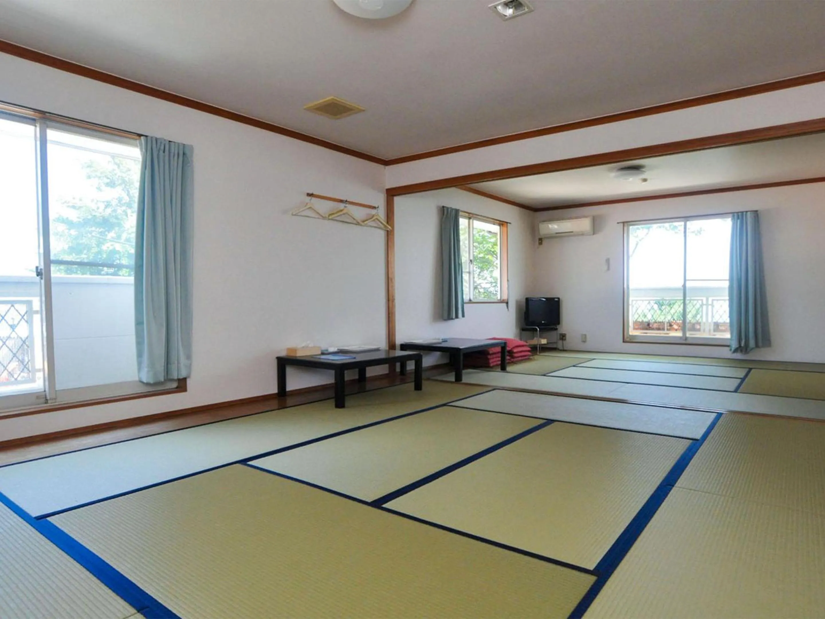 Photo of the whole room in Biwa-Lakeside Cottage B B Dylan