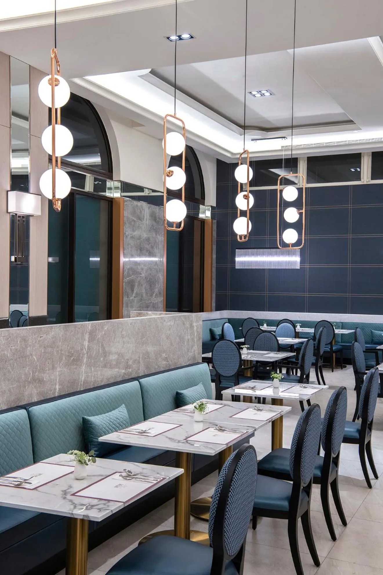 Restaurant/places to eat in Hamp Court Palace Taipei