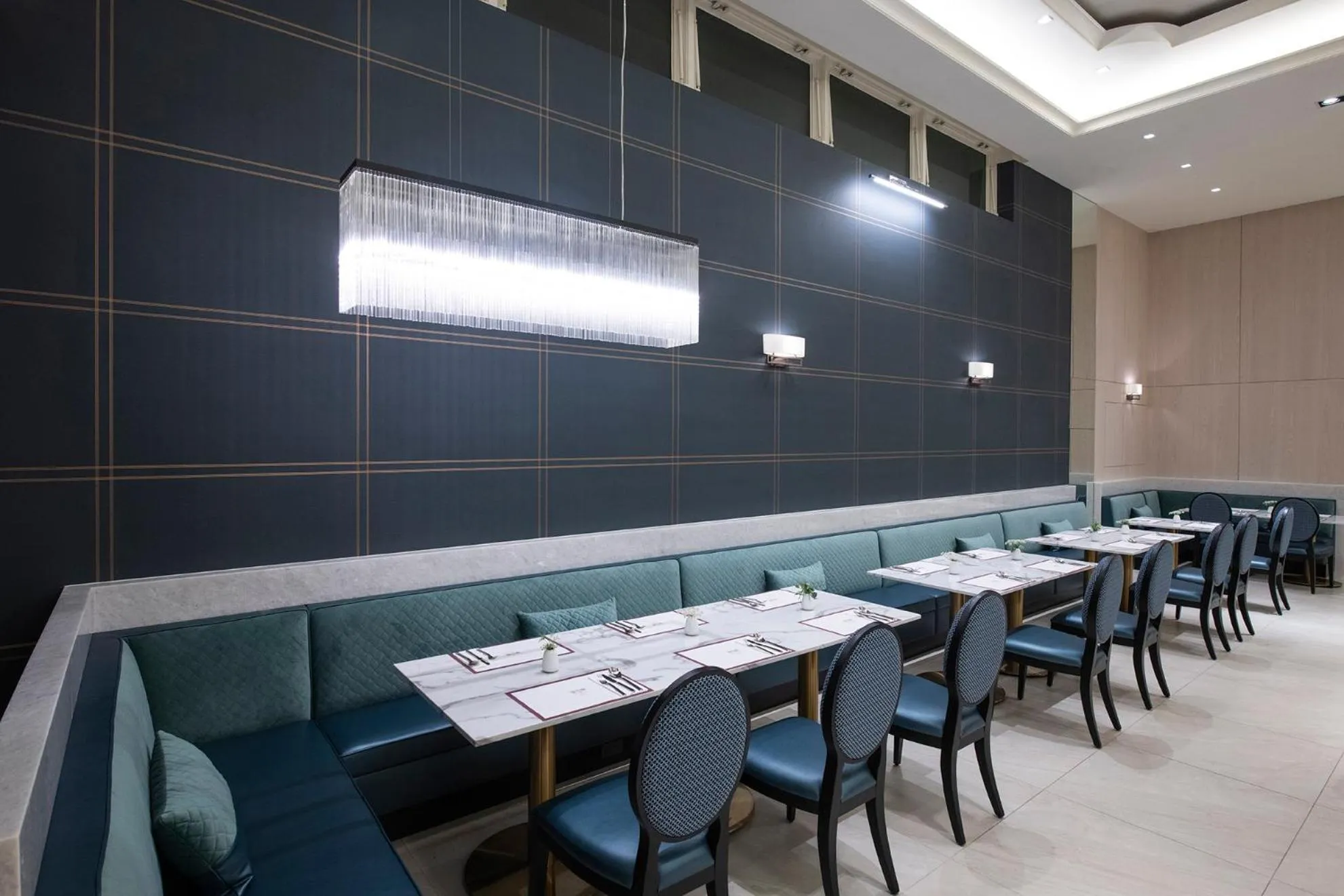 Restaurant/places to eat in Hamp Court Palace Taipei