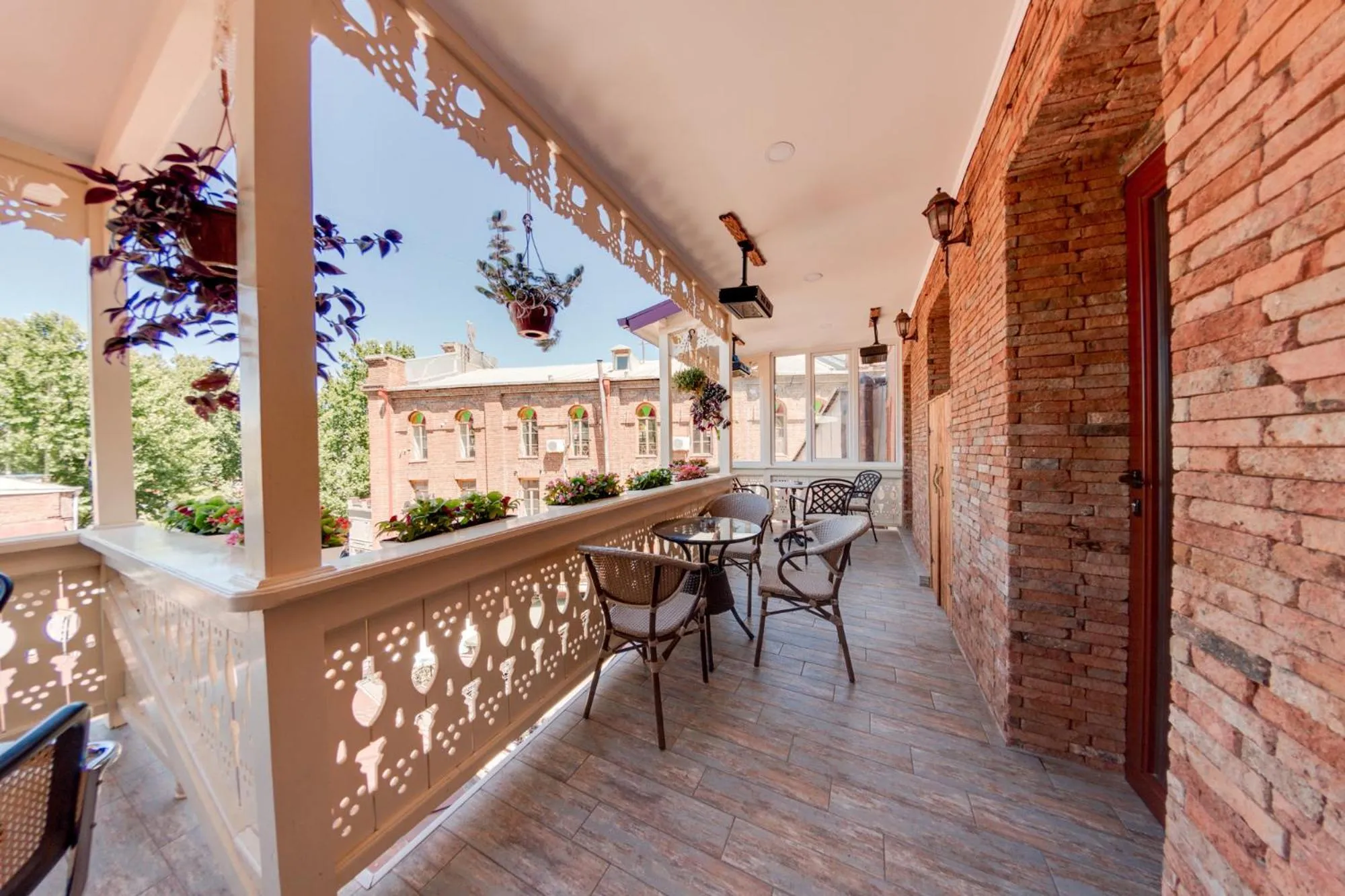 Balcony/Terrace in Sina Hotel
