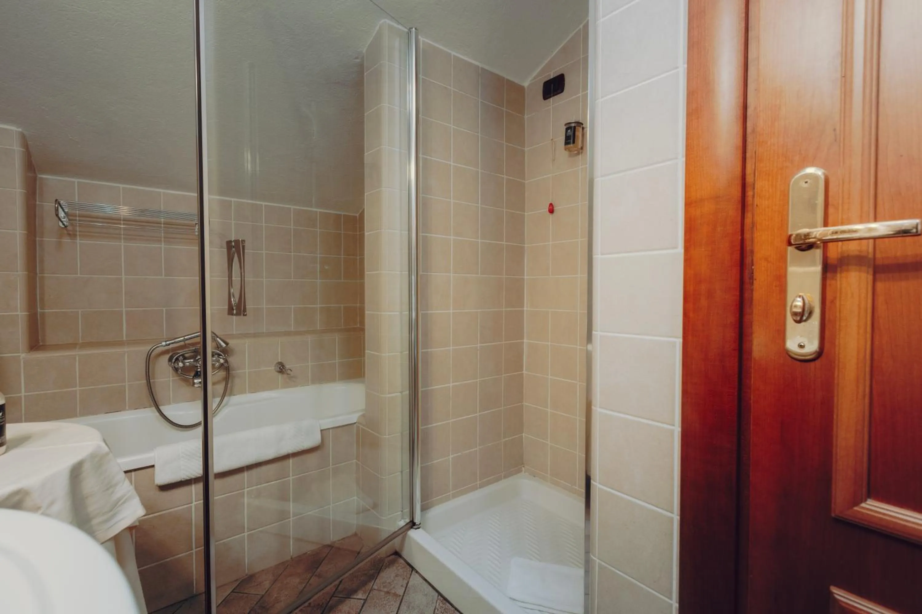 Shower in Villa Novecento Romantic Hotel - Estella Hotel Collection & Experience