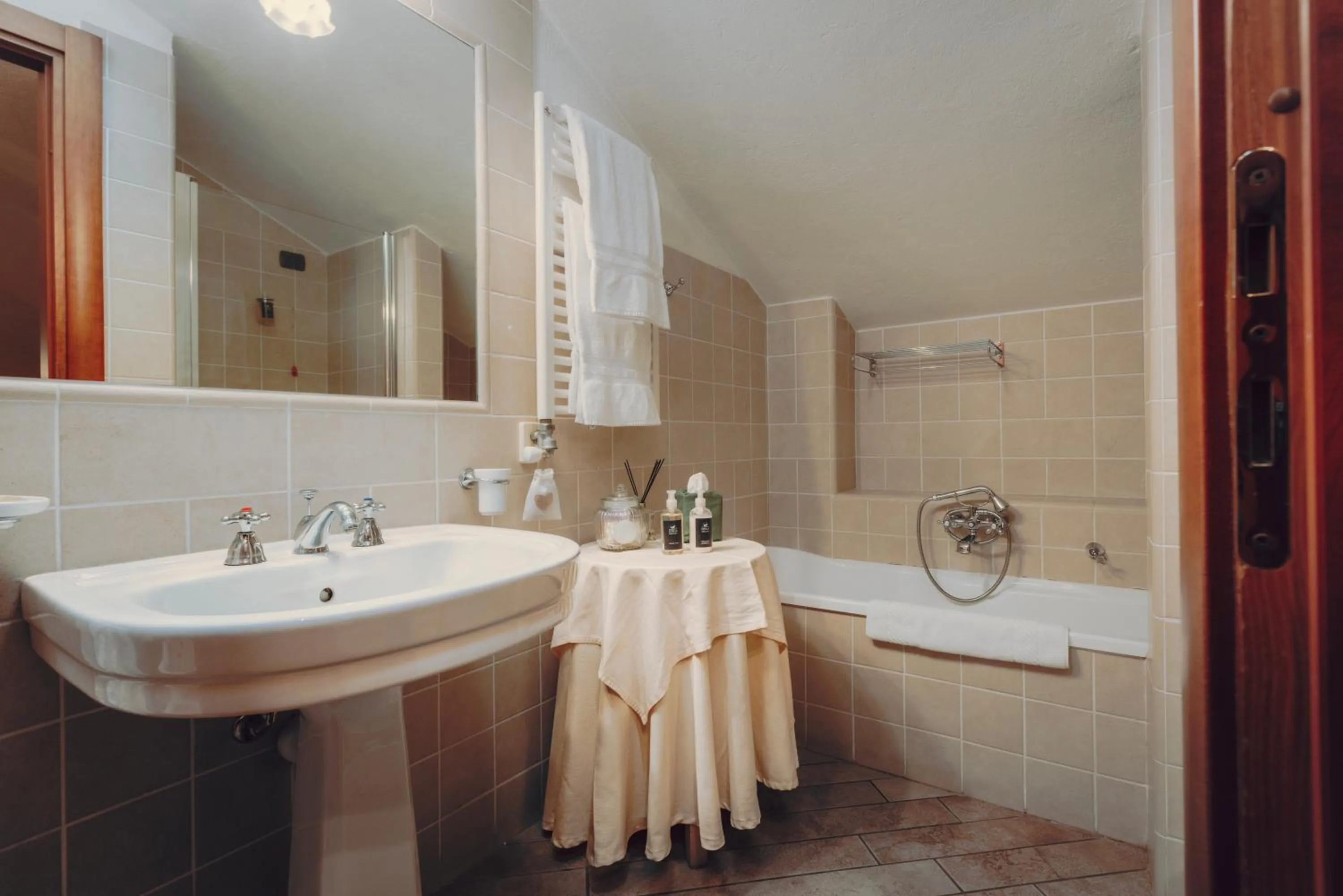 Bathroom in Villa Novecento Romantic Hotel - Estella Hotel Collection & Experience