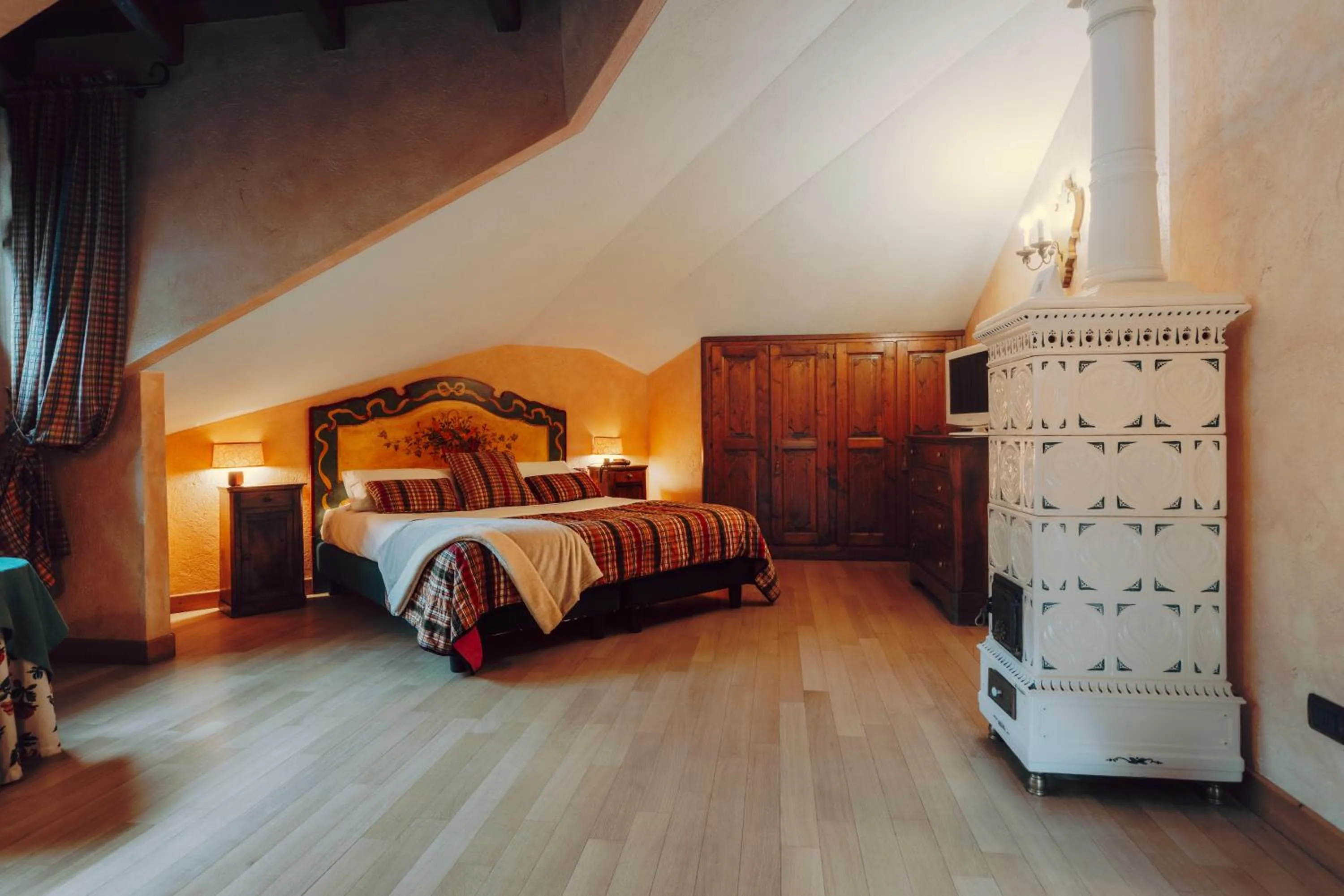 Photo of the whole room, Bed in Villa Novecento Romantic Hotel - Estella Hotel Collection & Experience