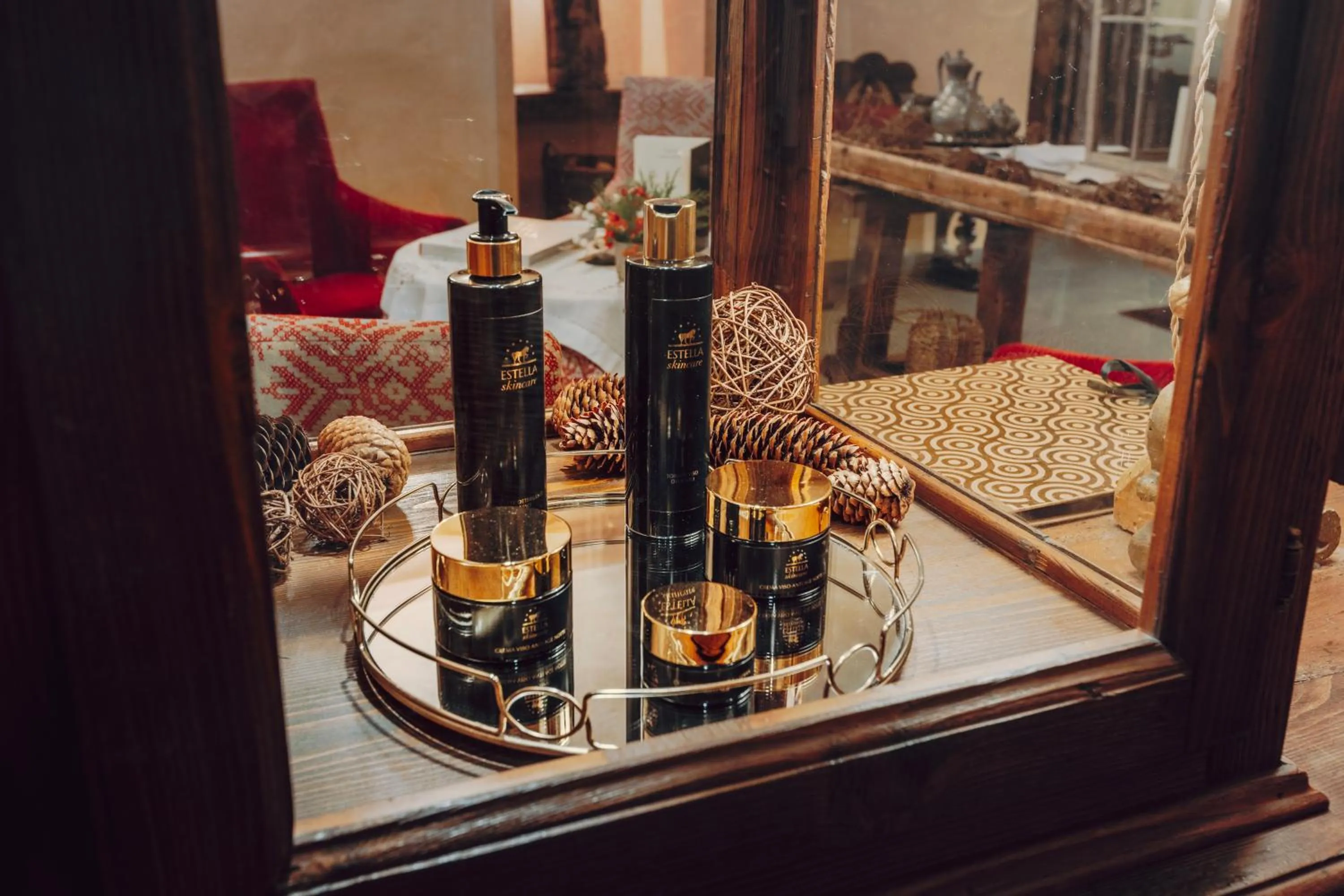 Lounge or bar in Villa Novecento Romantic Hotel - Estella Hotel Collection & Experience