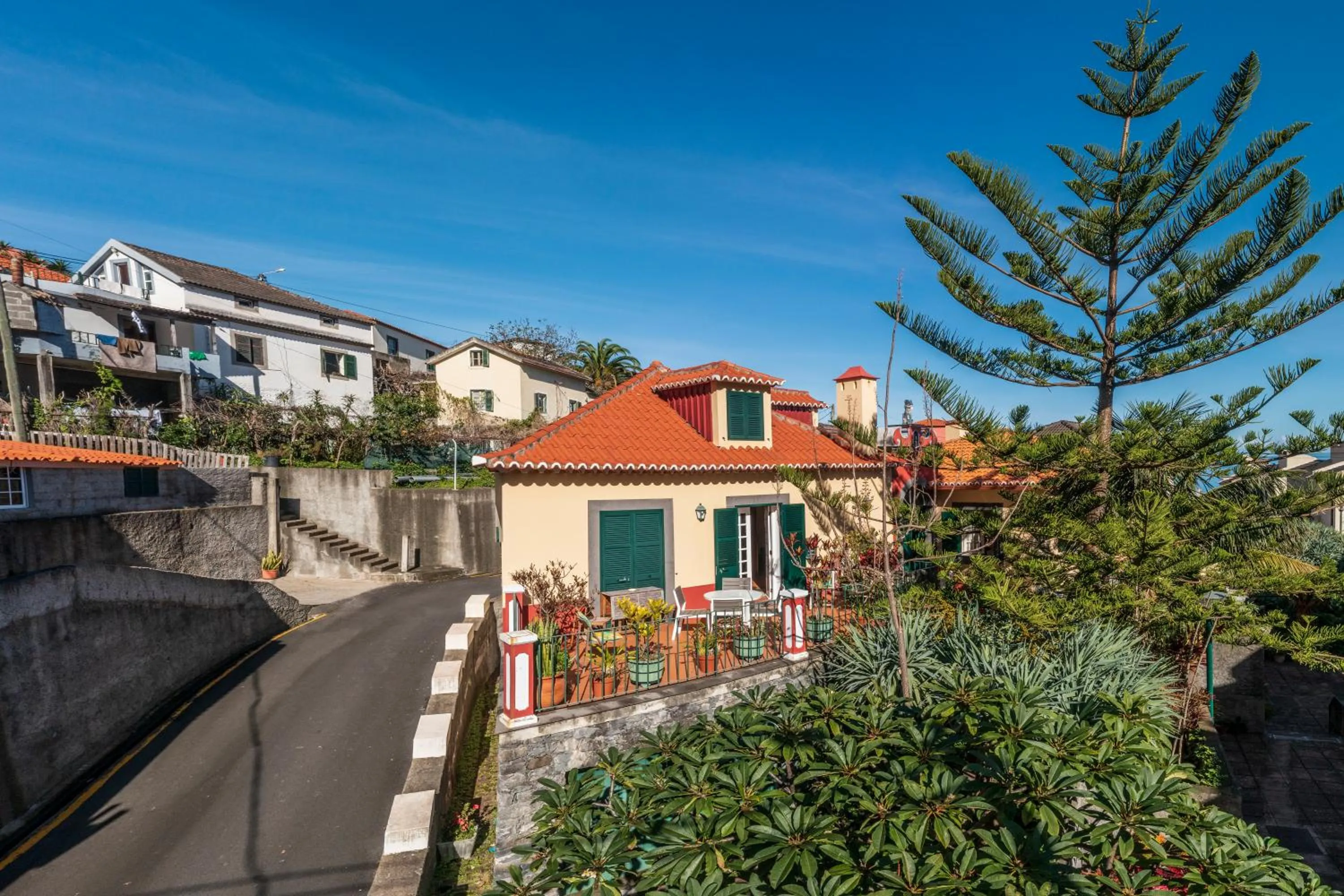 Property building in Casa Das Videiras